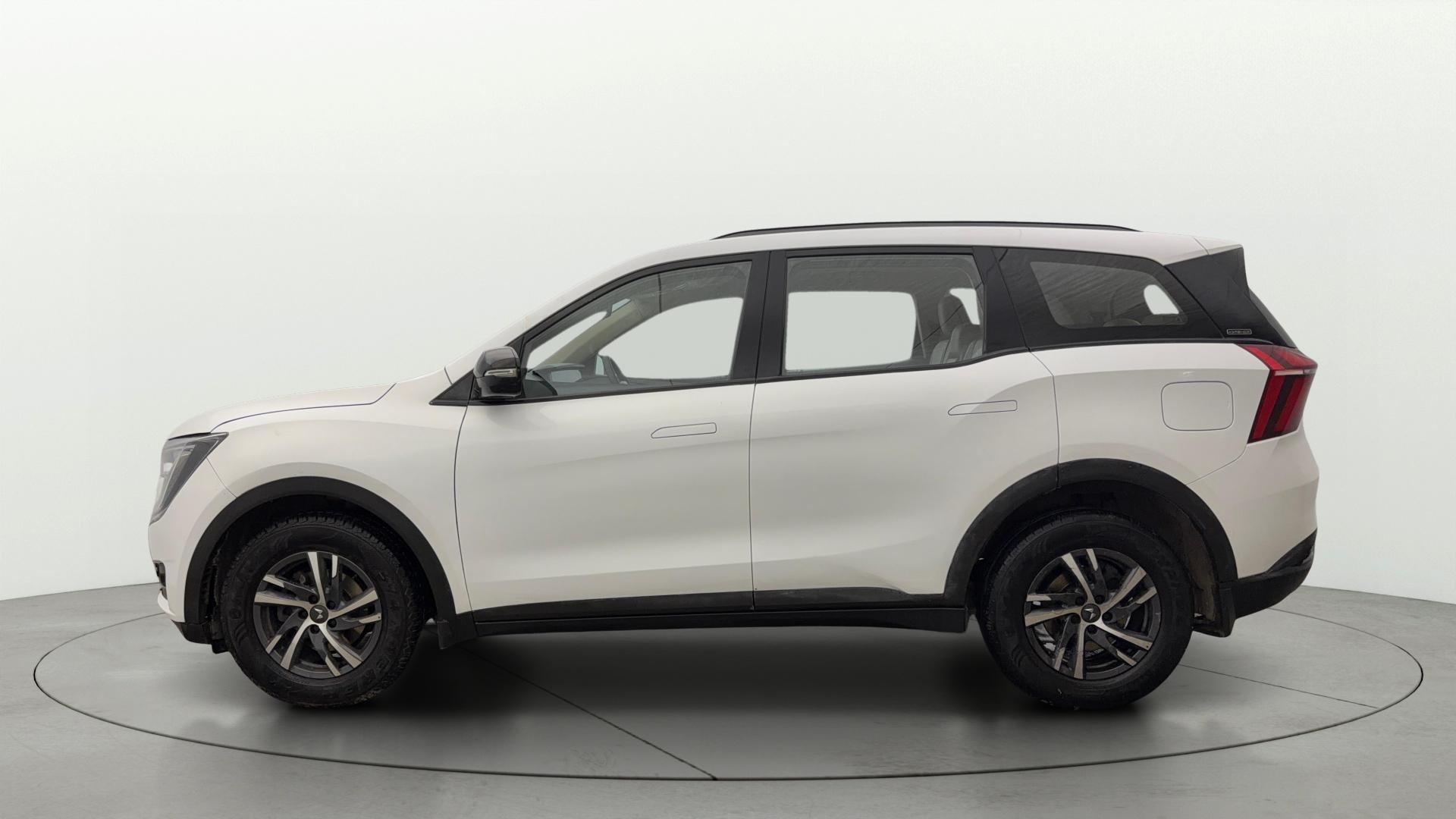 Used 2022 Mahindra XUV700 Used 2022 Mahindra XUV700