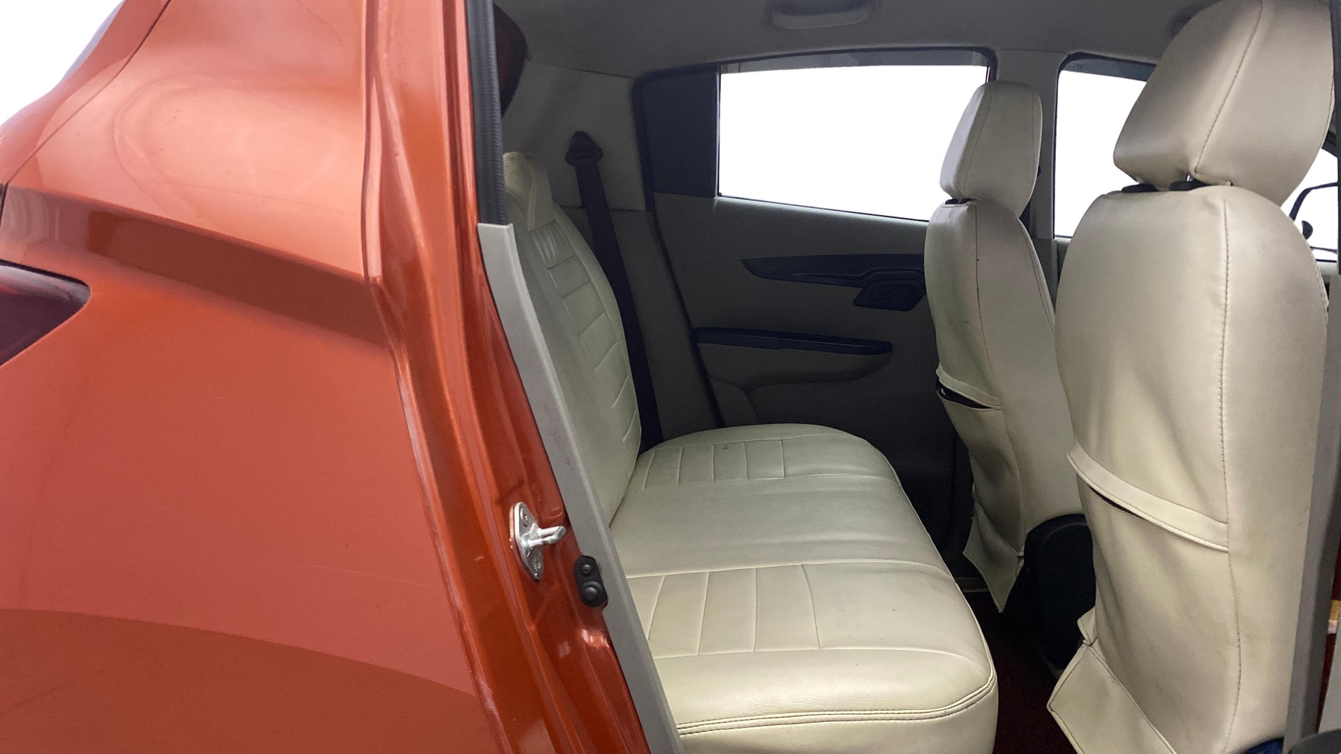 Used 2016 Mahindra KUV100 Used 2016 Mahindra KUV100