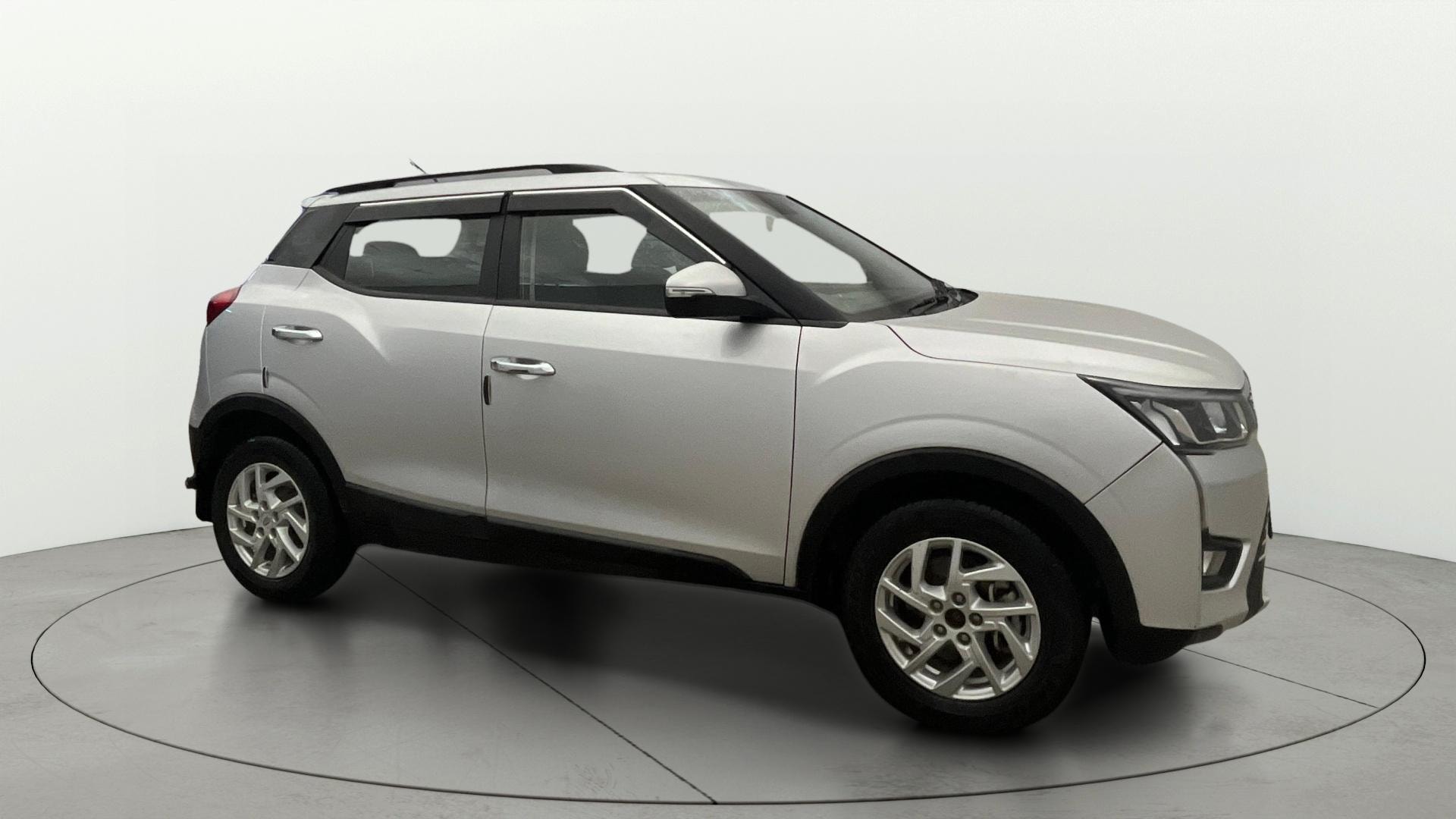 Used 2022 Mahindra XUV300 Used 2022 Mahindra XUV300