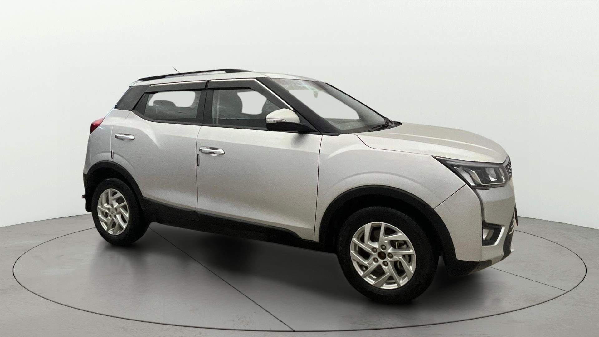 Used 2022 Mahindra XUV300 Used 2022 Mahindra XUV300