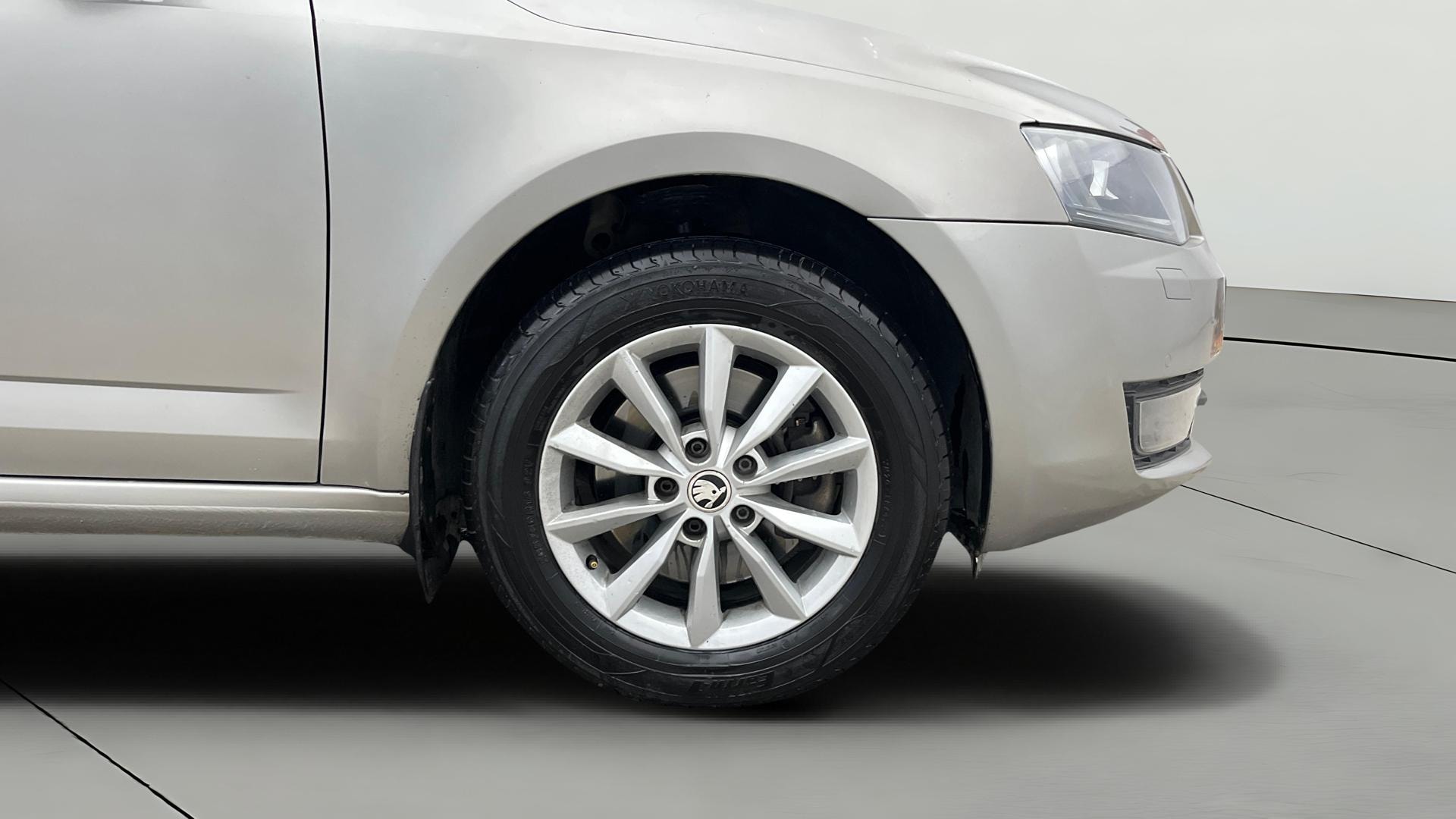 View 2017 Skoda Octavia 1.4 Style TSI MT Image 43 Used 2017 Skoda Octavia 1.4 Style TSI MT Image 43