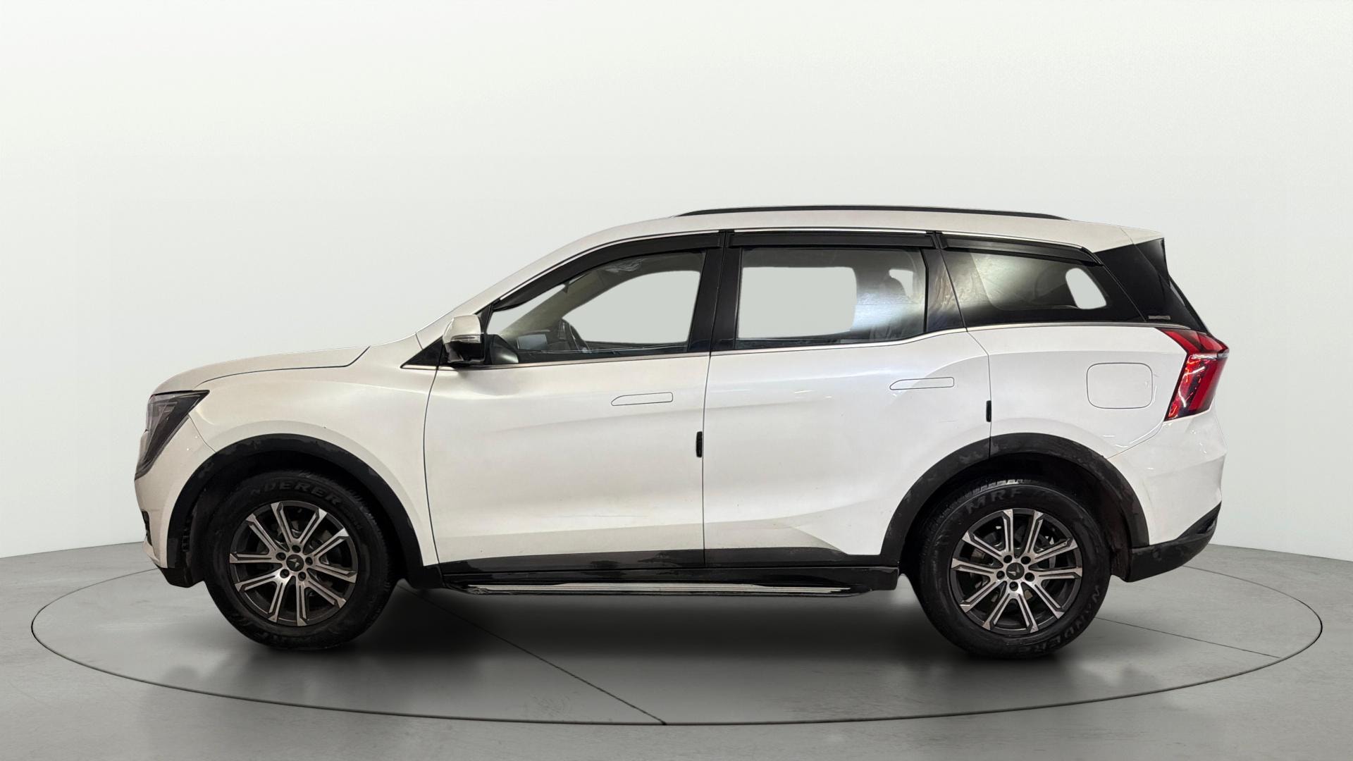 Used 2022 Mahindra XUV700 Used 2022 Mahindra XUV700
