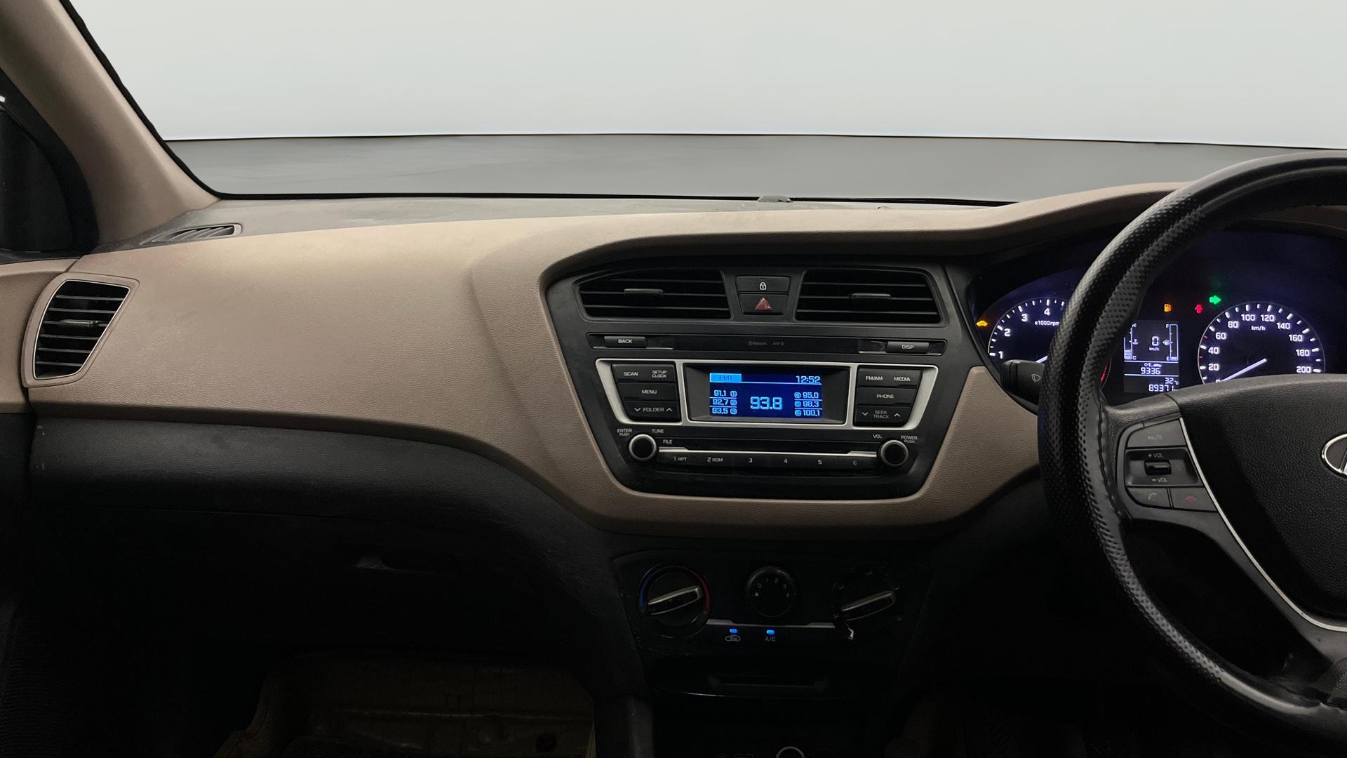 View 2015 Hyundai Elite i20 Magna 1.2 Image 17 Used 2015 Hyundai Elite i20 Magna 1.2 Image 17