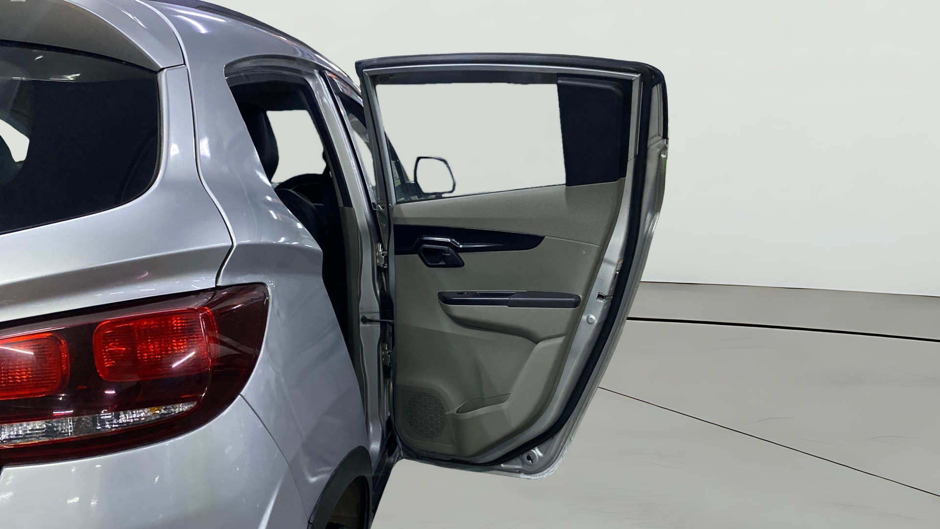 Used 2017 Mahindra KUV100 Used 2017 Mahindra KUV100