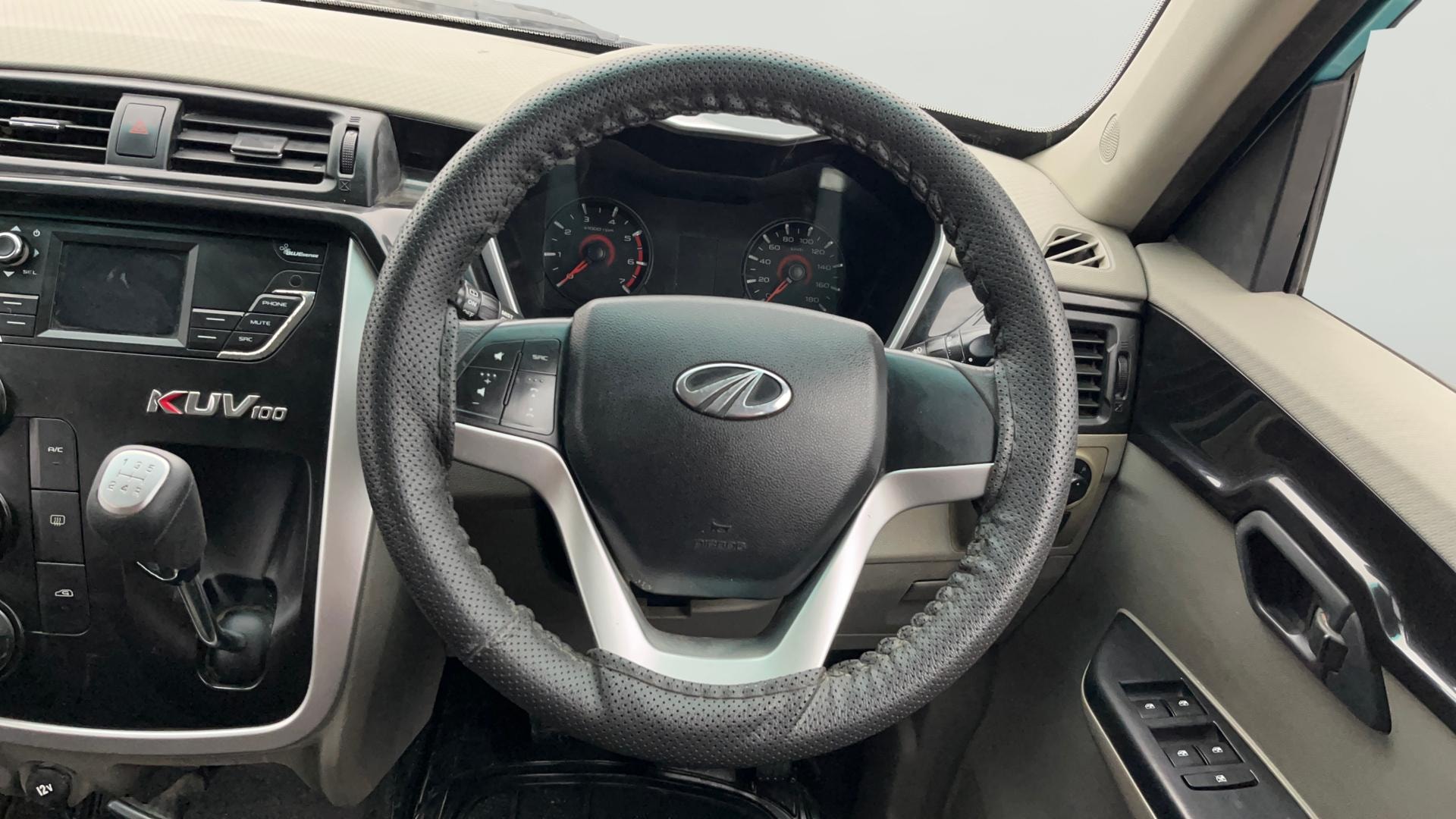 Used 2016 Mahindra KUV100 Used 2016 Mahindra KUV100