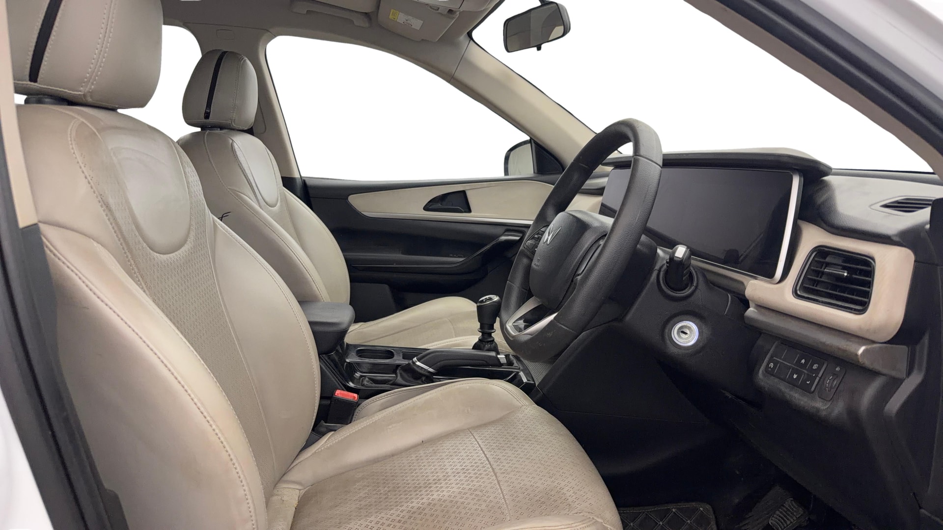 Used 2022 Mahindra XUV700 Used 2022 Mahindra XUV700
