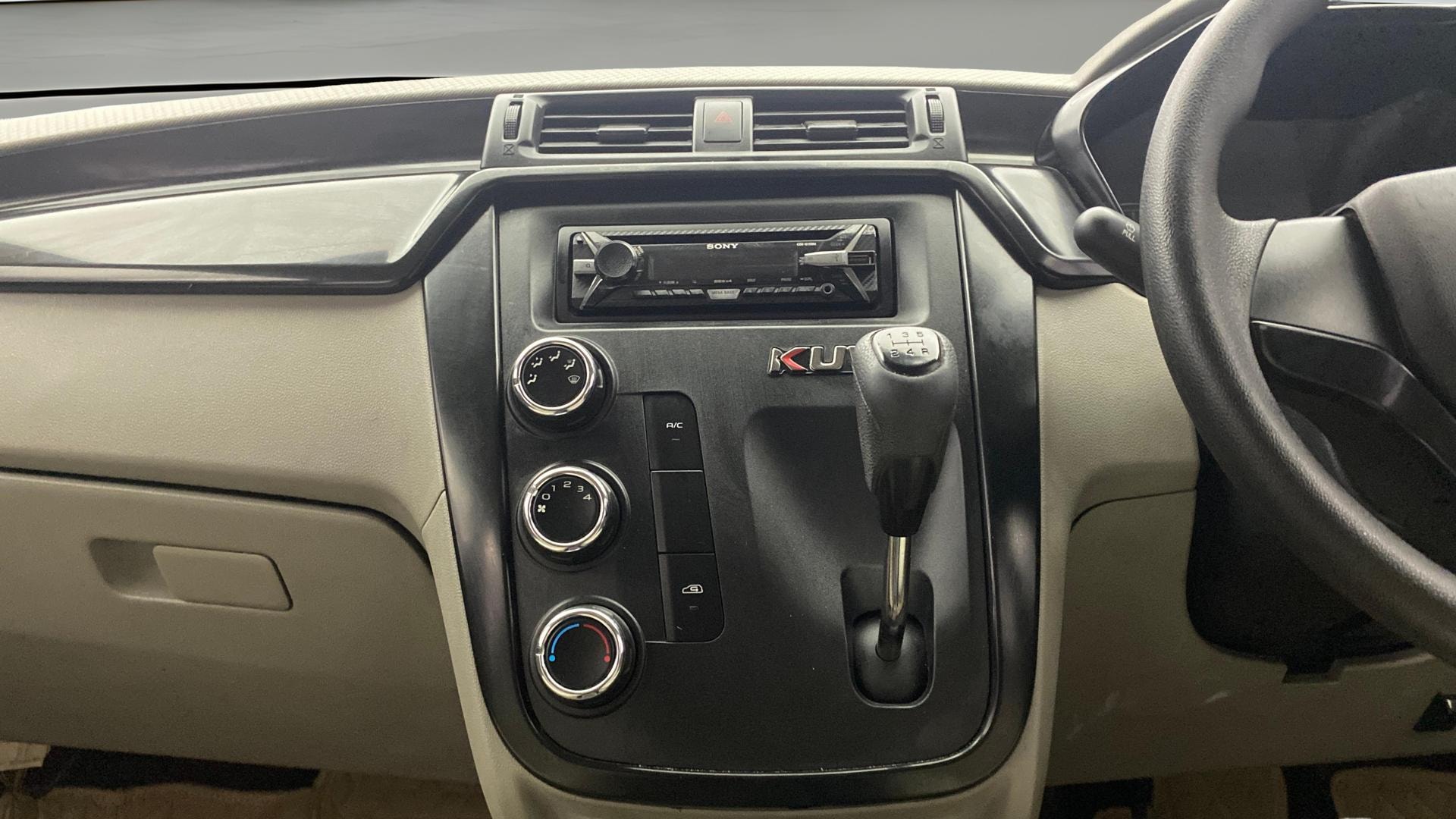 Used 2016 Mahindra KUV100 Used 2016 Mahindra KUV100