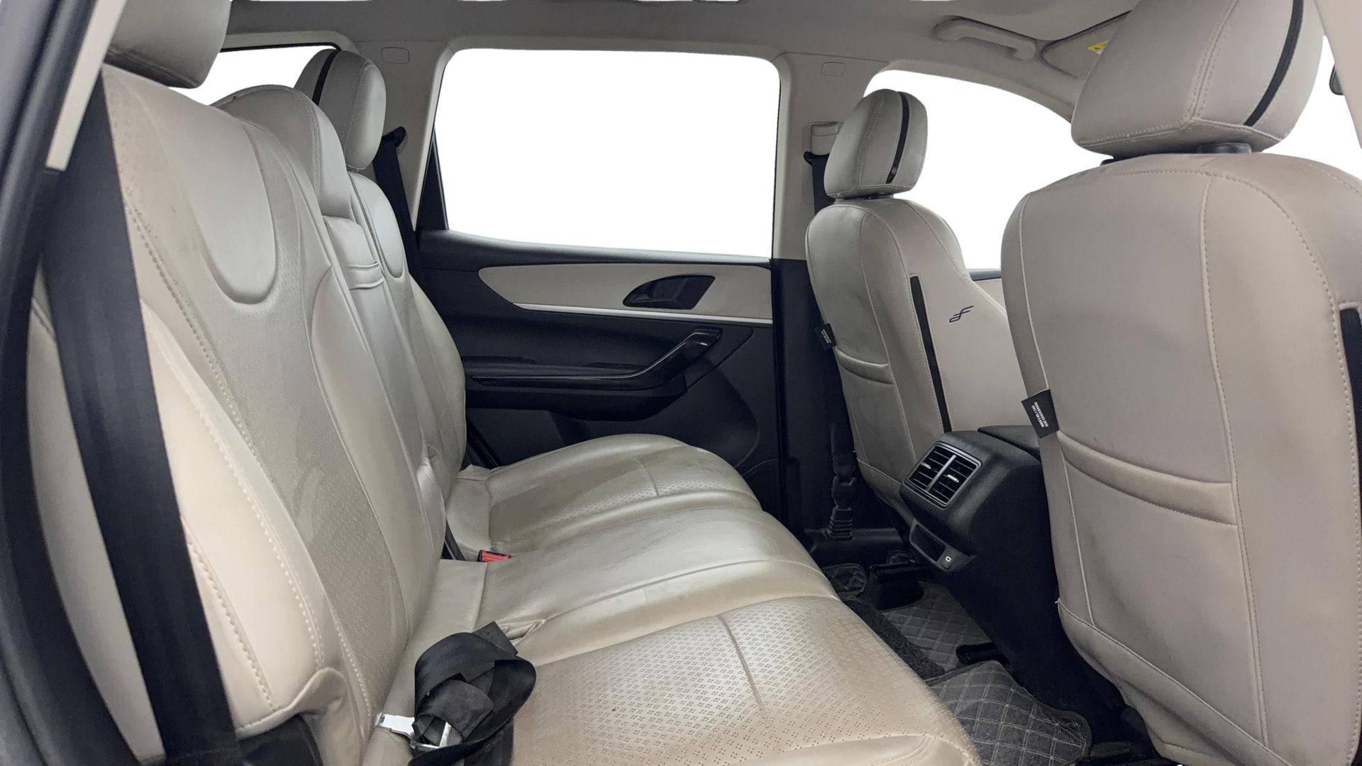 Used 2022 Mahindra XUV700 Used 2022 Mahindra XUV700