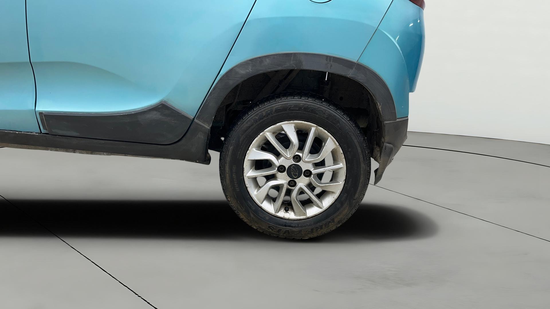 Used 2016 Mahindra KUV100 Used 2016 Mahindra KUV100