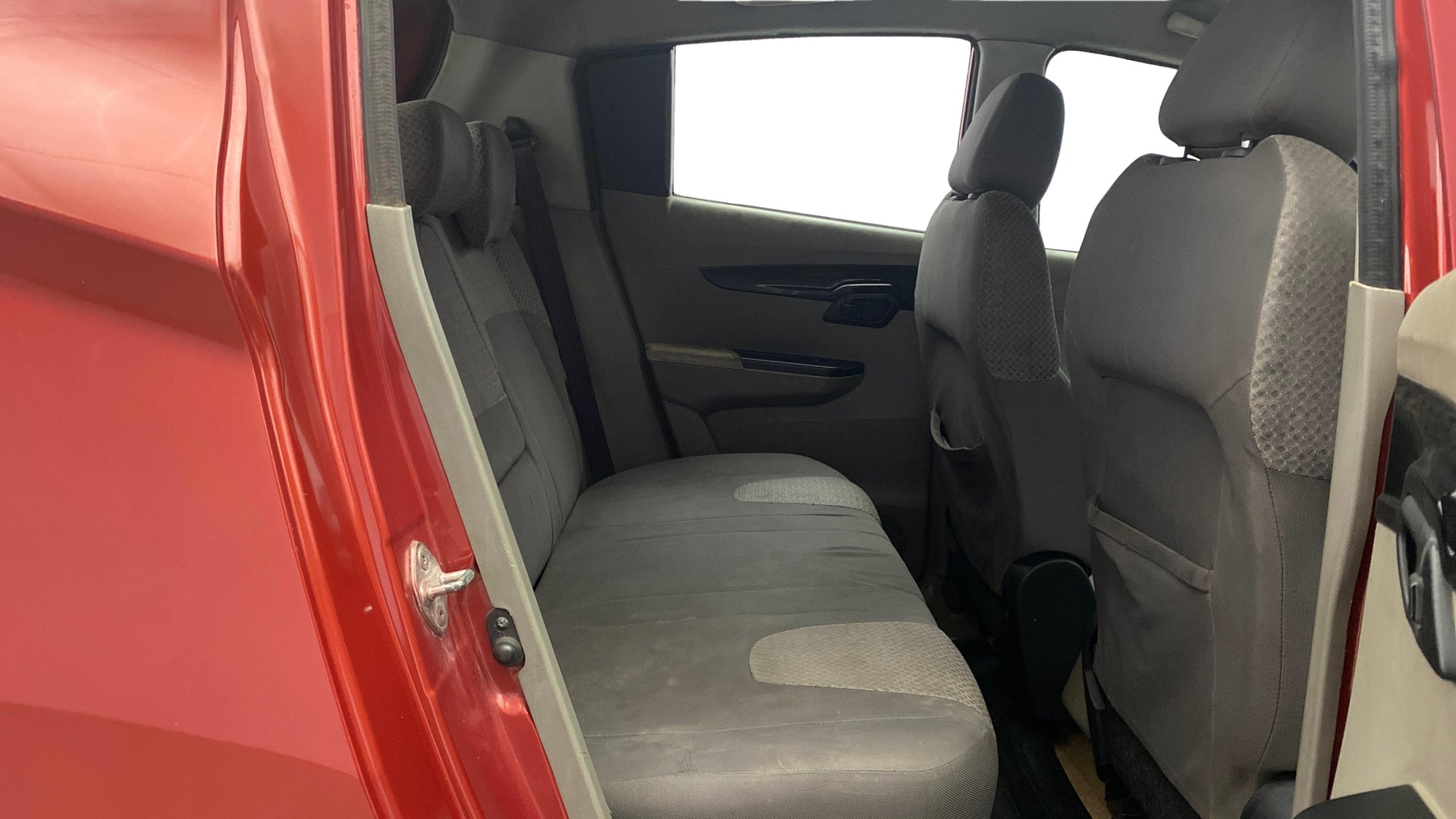 Used 2016 Mahindra KUV100 Used 2016 Mahindra KUV100
