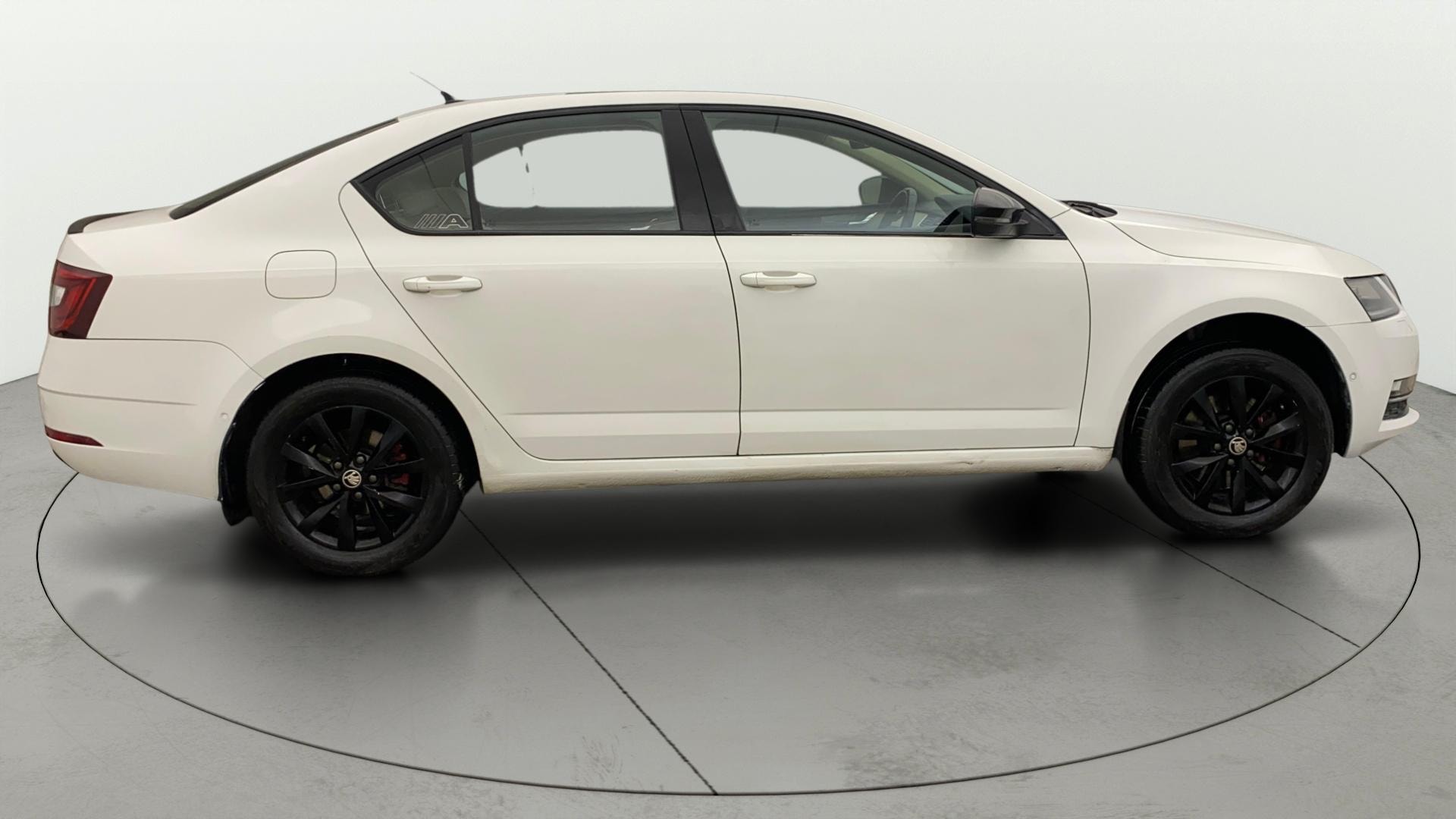 View 2019 Skoda Octavia 1.8 Style Plus TSI AT Image 9 Used 2019 Skoda Octavia 1.8 Style Plus TSI AT Image 9