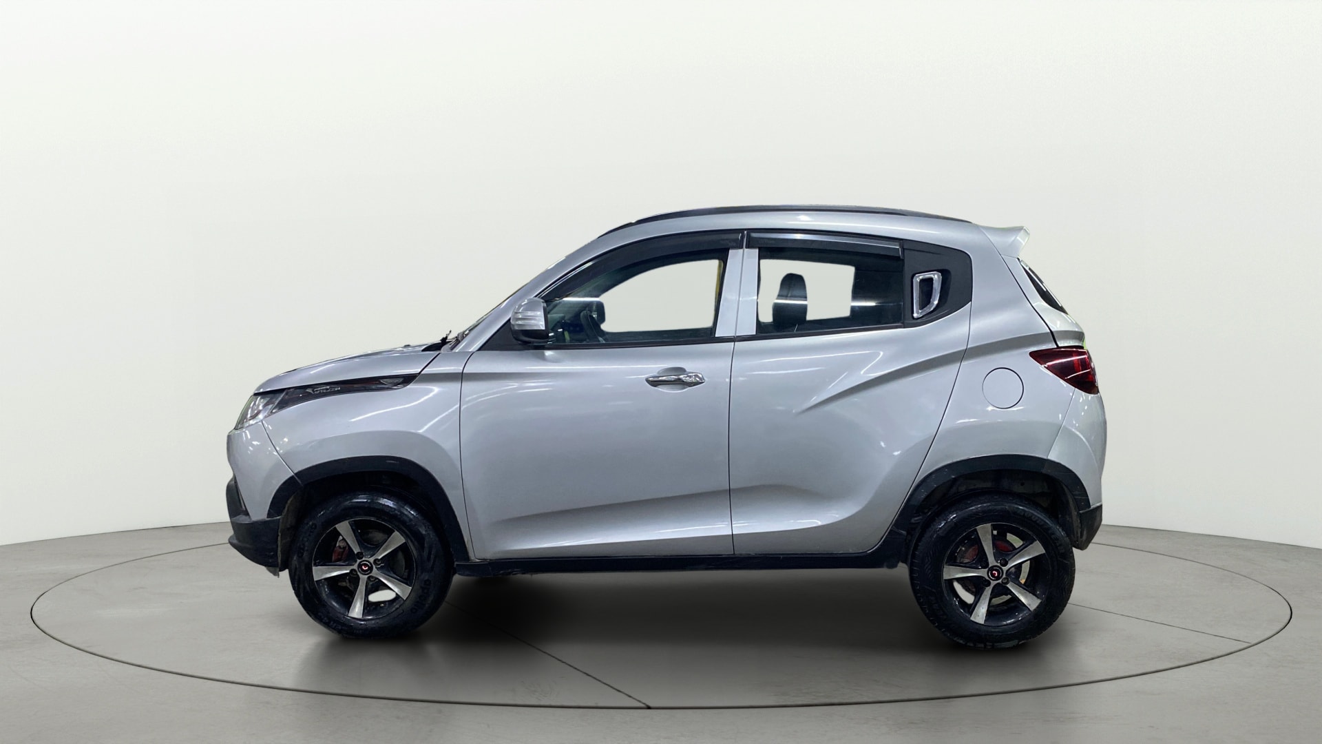 Used 2017 Mahindra KUV100 Used 2017 Mahindra KUV100