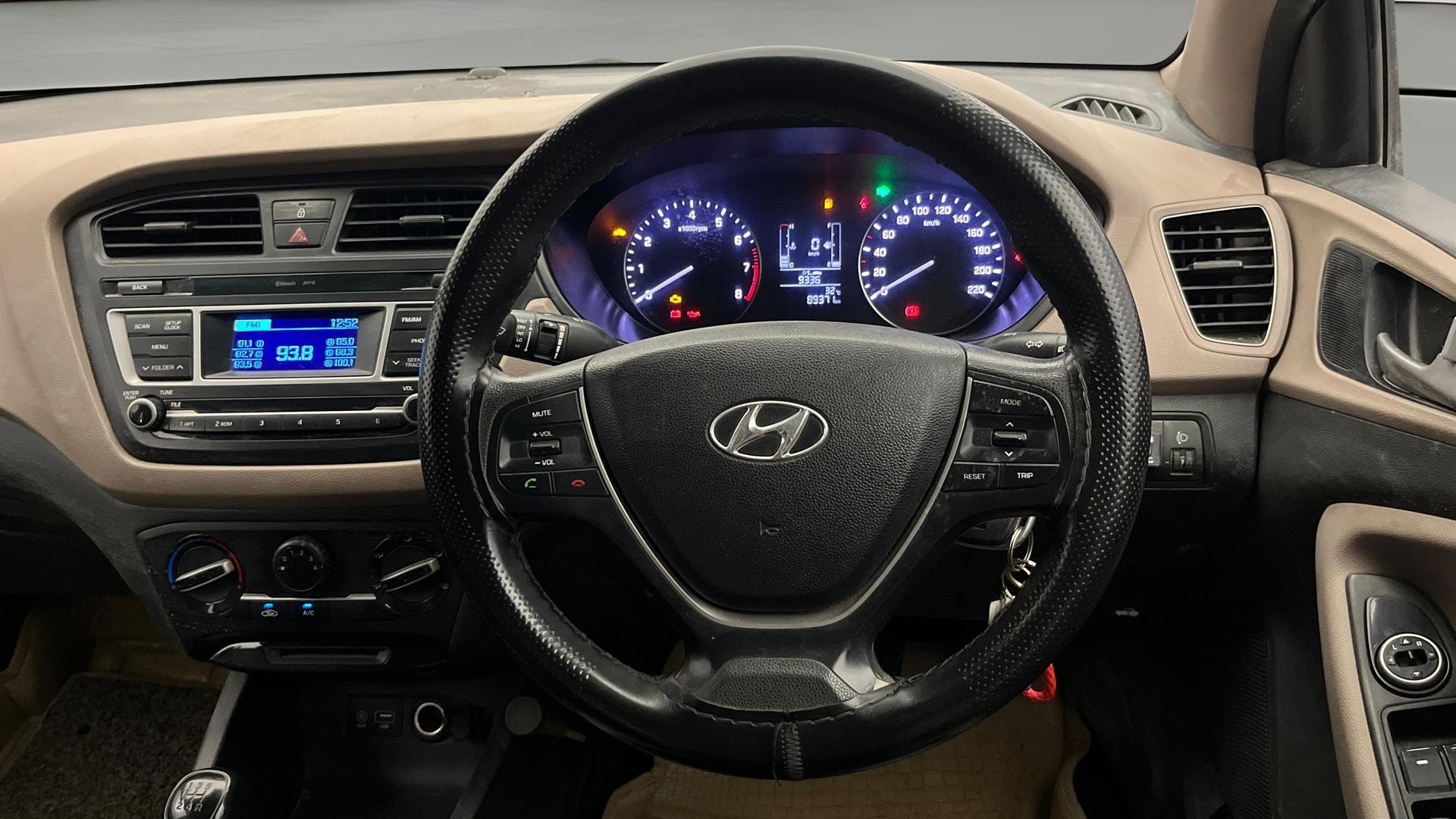View 2015 Hyundai Elite i20 Magna 1.2 Image 20 Used 2015 Hyundai Elite i20 Magna 1.2 Image 20