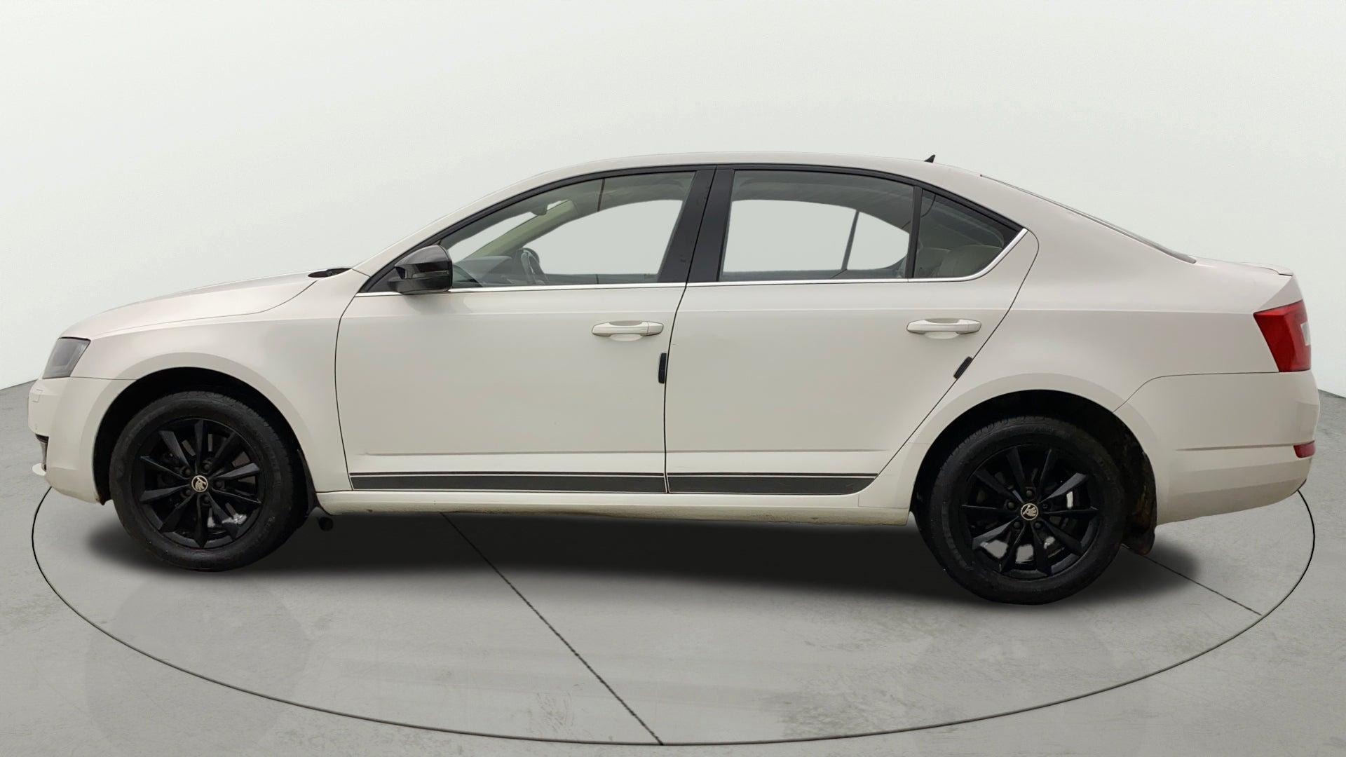 View 2017 Skoda Octavia 1.4 Style TSI MT Image 6 Used 2017 Skoda Octavia 1.4 Style TSI MT Image 6