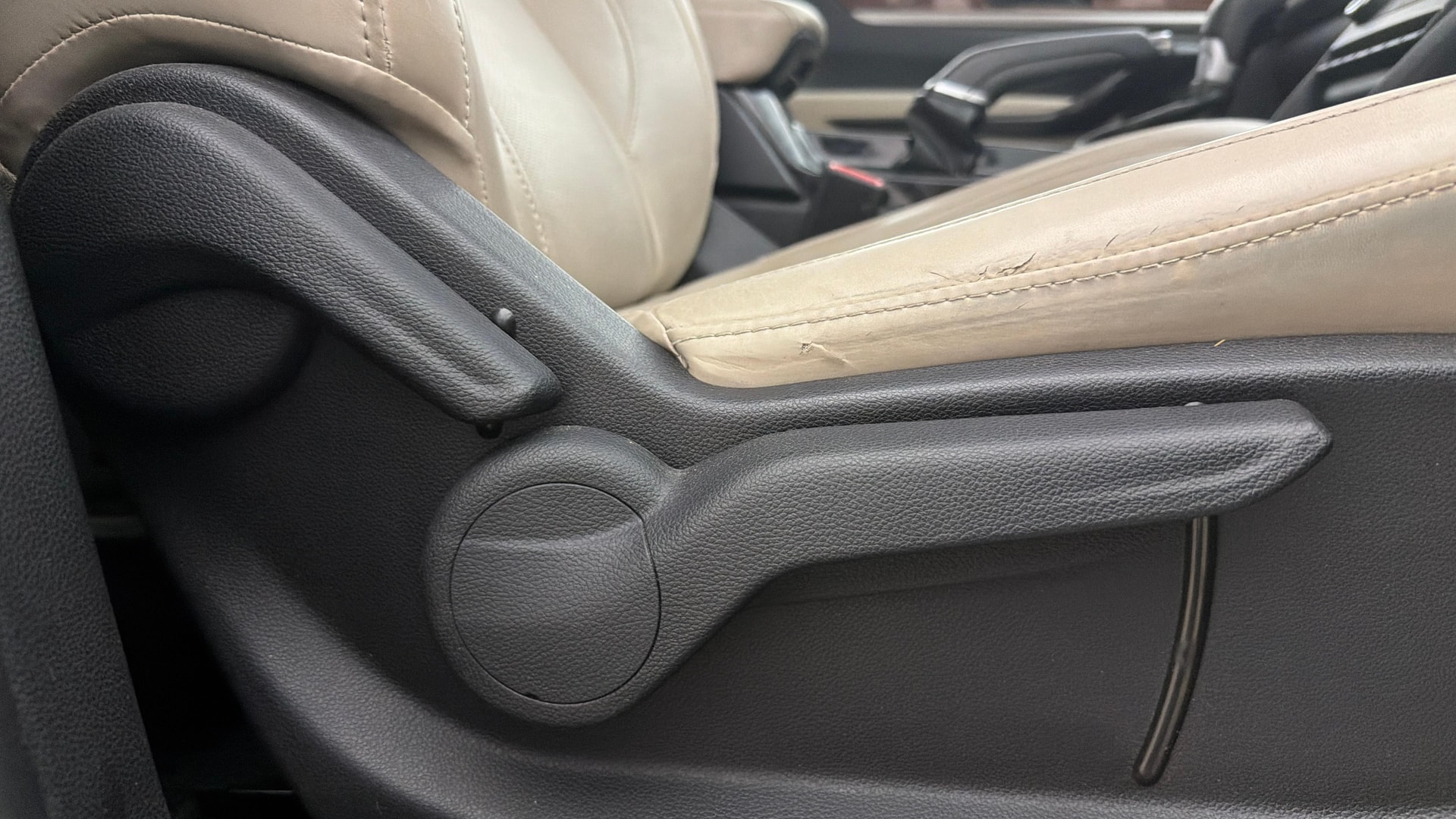 Used 2023 Mahindra XUV700 Used 2023 Mahindra XUV700