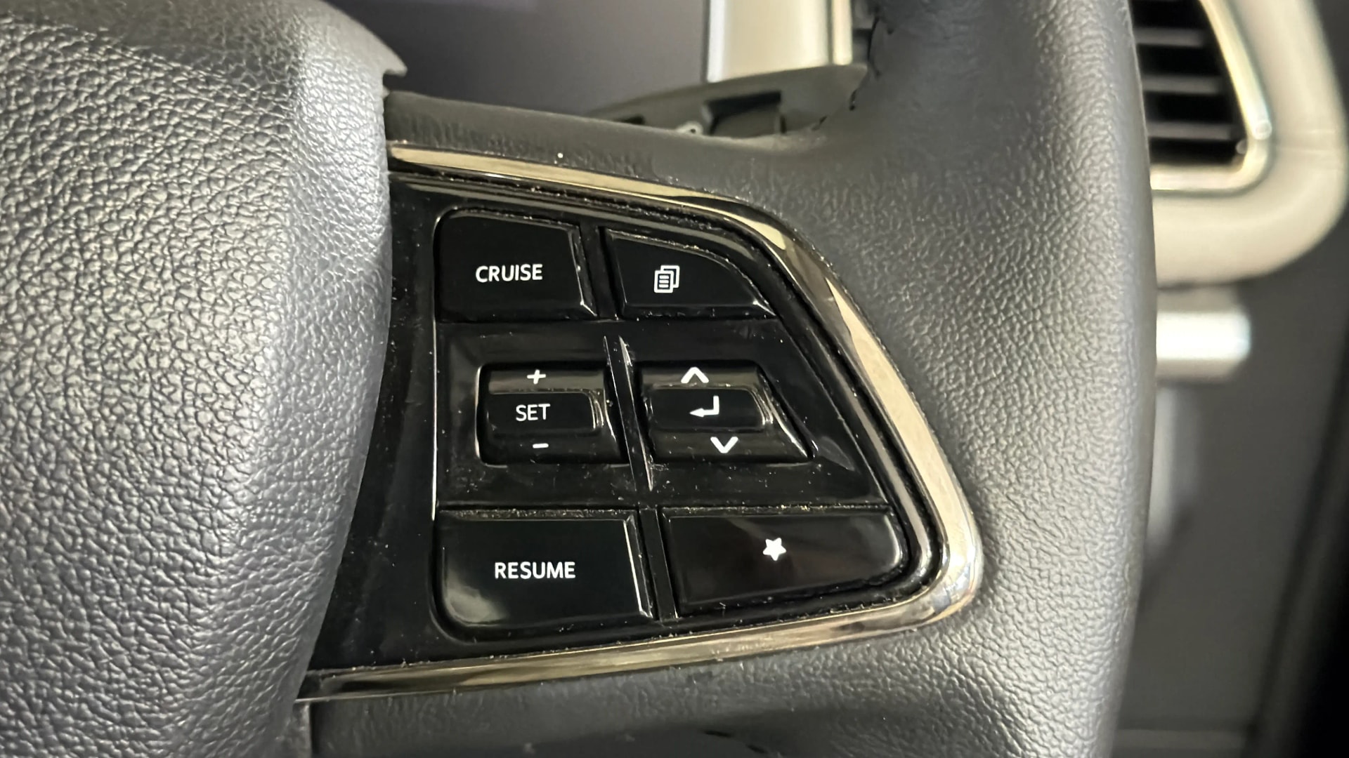 Used 2025 Mahindra XUV700 Used 2025 Mahindra XUV700