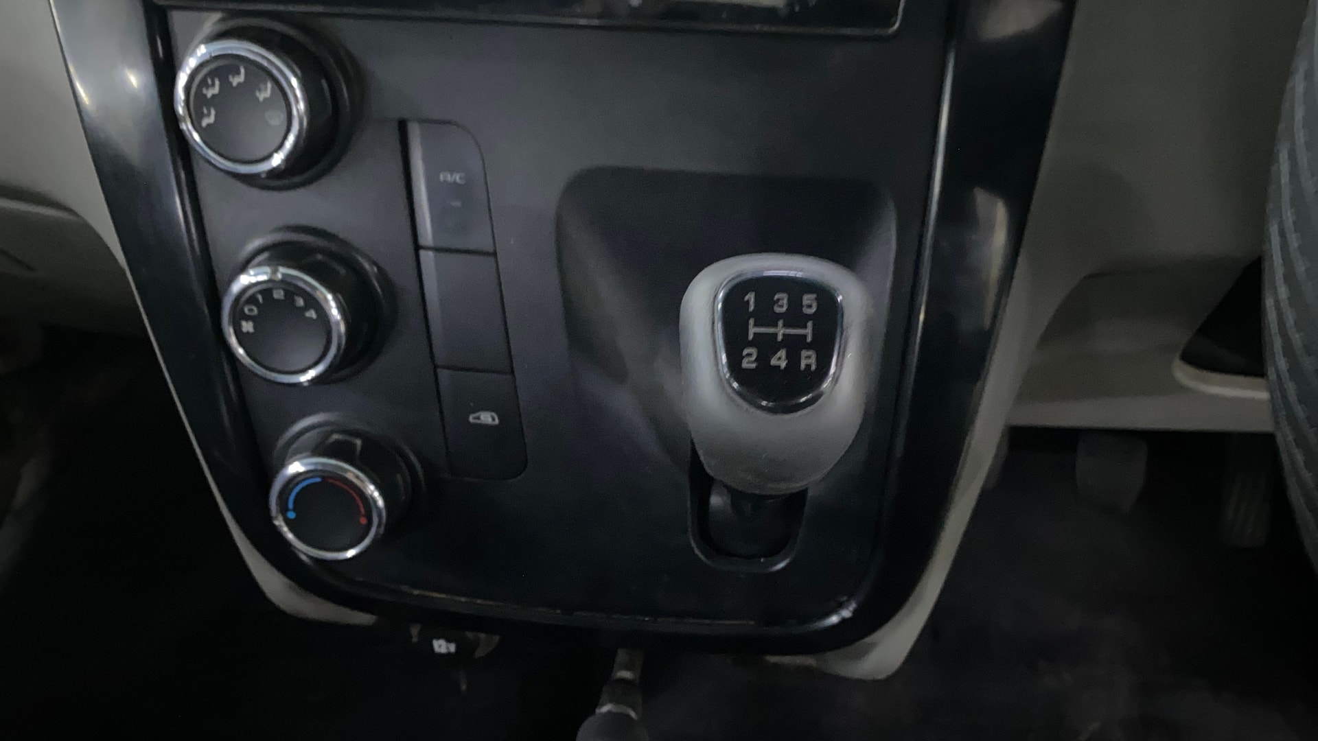 Used 2017 Mahindra KUV100 Used 2017 Mahindra KUV100