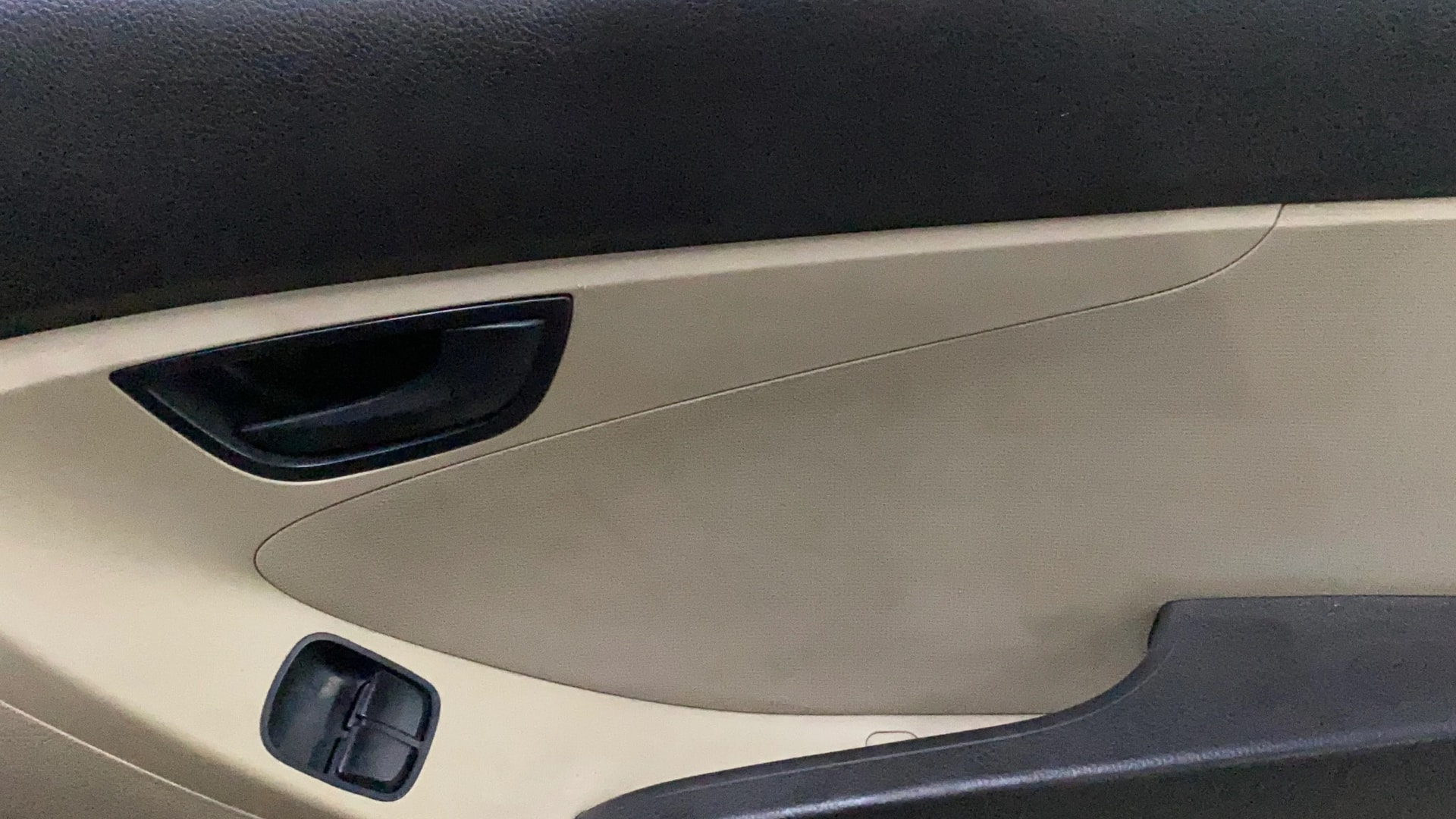 Used 2013 Hyundai EON Used 2013 Hyundai EON