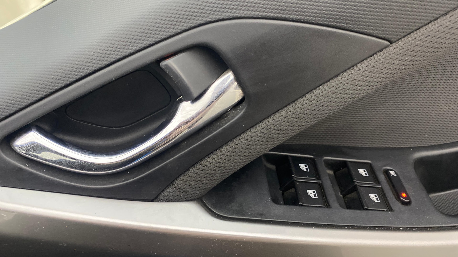 Used 2017 Tata Nexon Used 2017 Tata Nexon