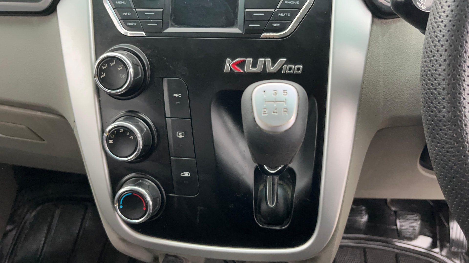 Used 2016 Mahindra KUV100 Used 2016 Mahindra KUV100