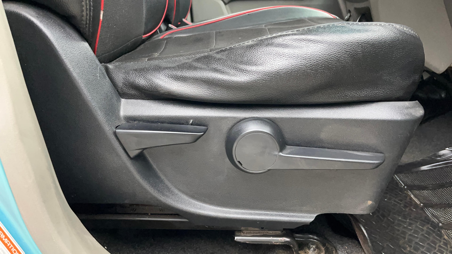 Used 2016 Mahindra KUV100 Used 2016 Mahindra KUV100