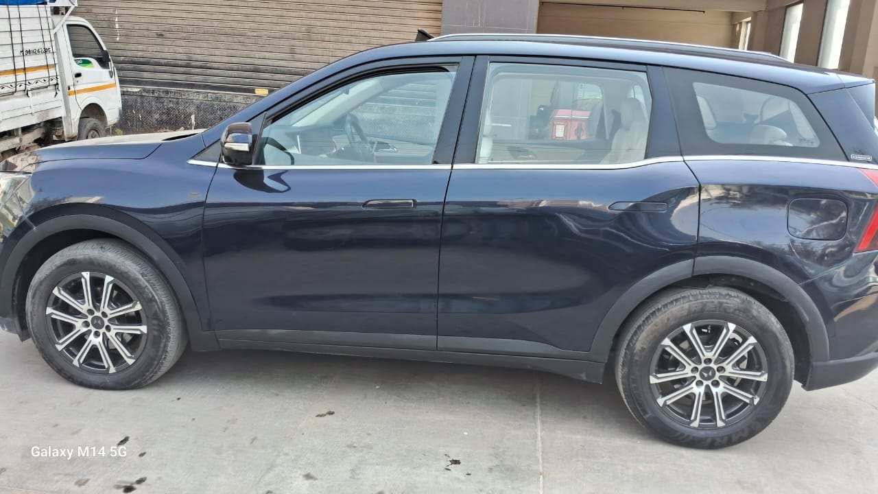 Used 2021 Mahindra XUV700 Used 2021 Mahindra XUV700