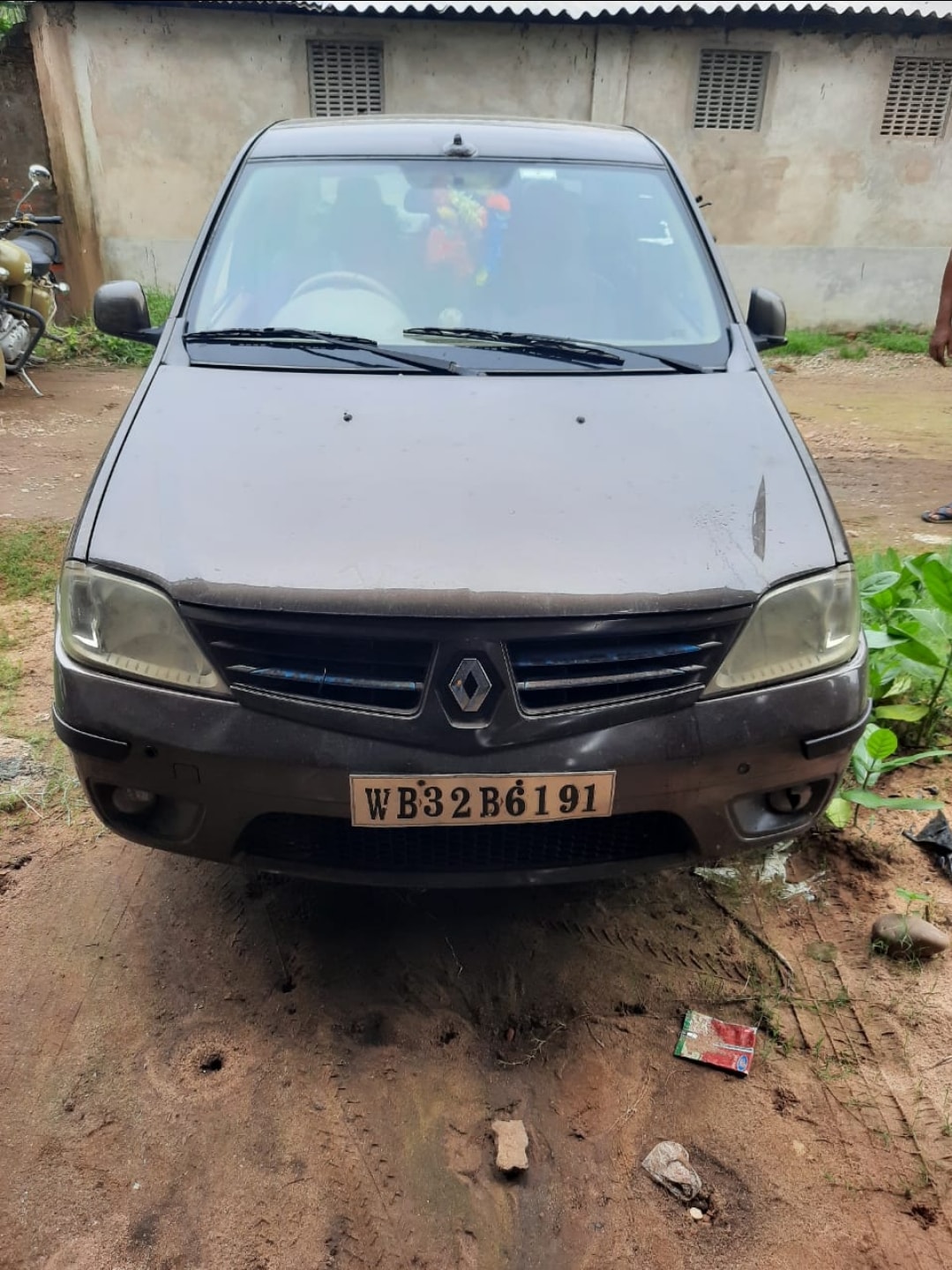 Used 2011 Mahindra Renault Logan Used 2011 Mahindra Renault Logan