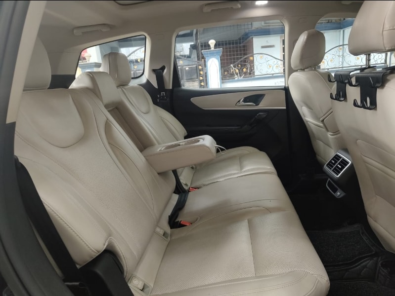 Used 2023 Mahindra XUV700 Used 2023 Mahindra XUV700