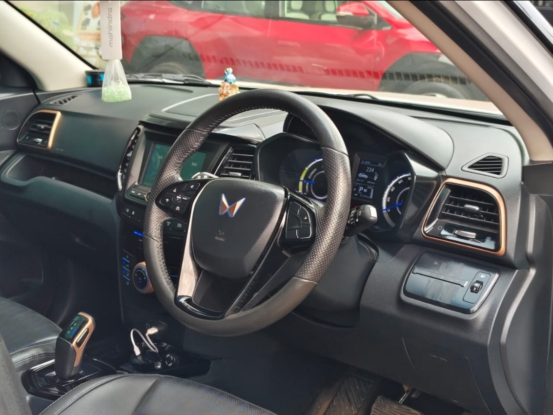 Used 2023 Mahindra XUV400 Used 2023 Mahindra XUV400