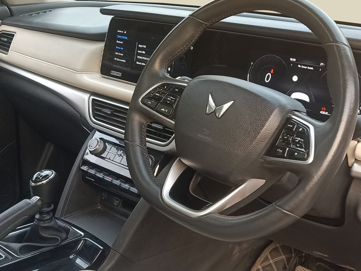 Used 2021 Mahindra XUV700 Used 2021 Mahindra XUV700