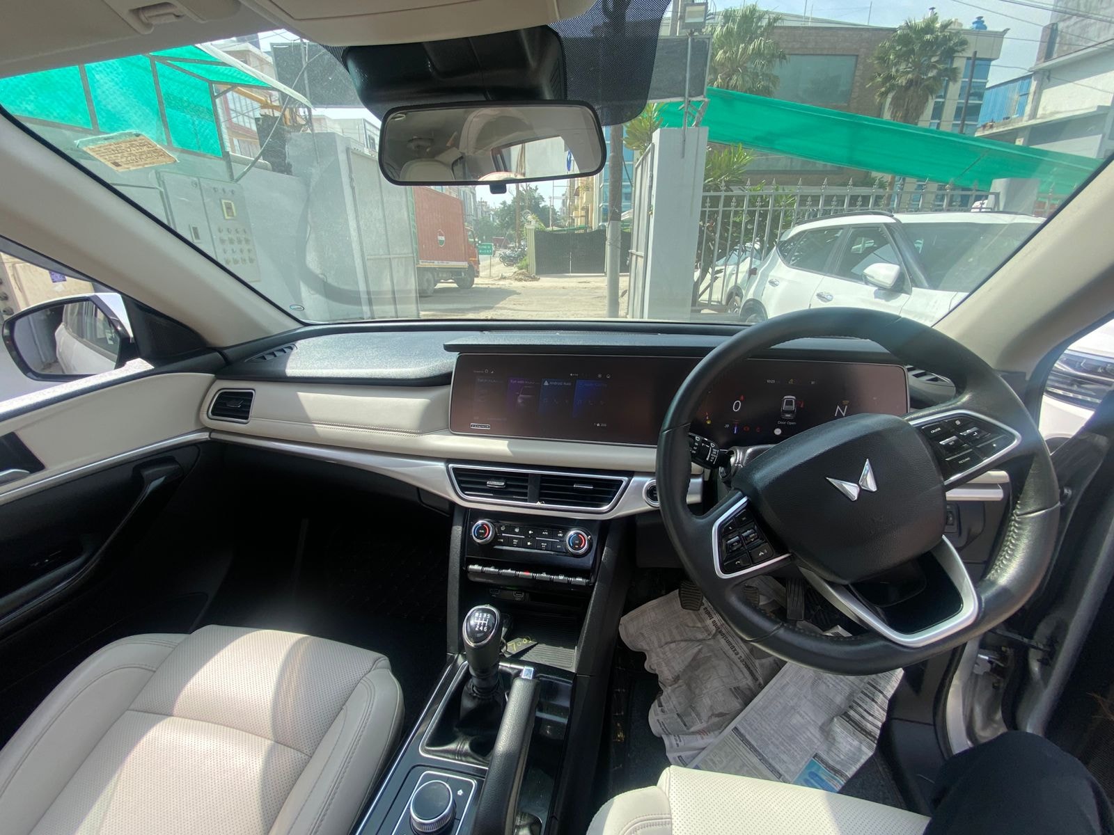 Used 2022 Mahindra XUV700 Used 2022 Mahindra XUV700