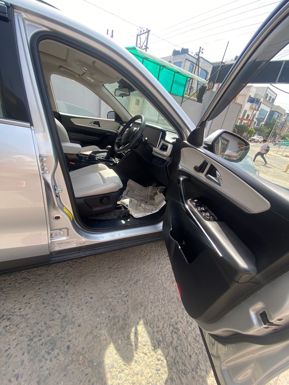 Used 2022 Mahindra XUV700 Used 2022 Mahindra XUV700