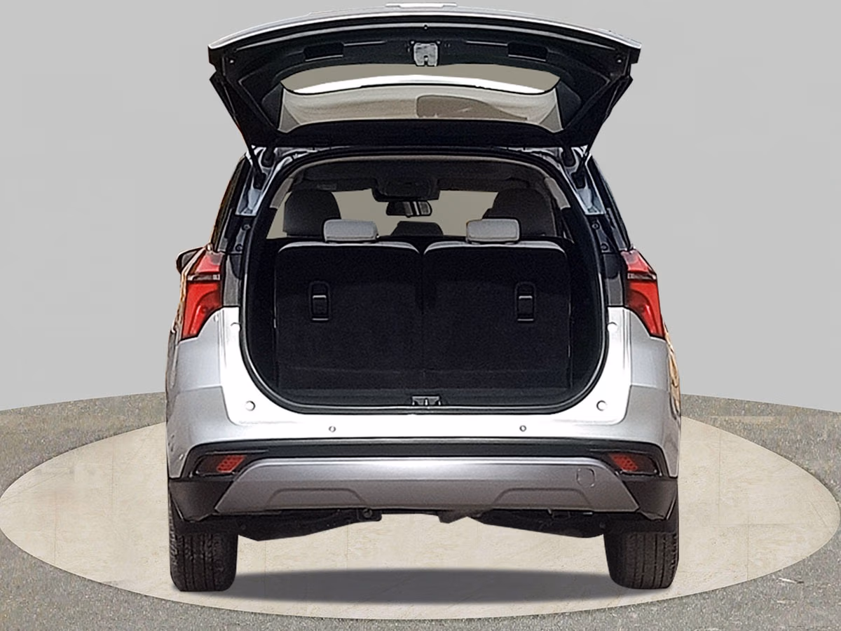 Used 2022 Mahindra XUV700 Used 2022 Mahindra XUV700