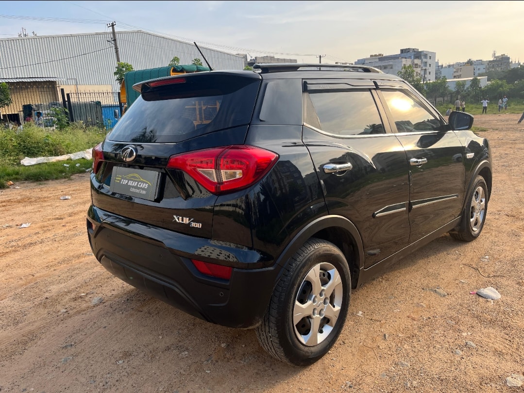 Used 2021 Mahindra XUV300 Used 2021 Mahindra XUV300