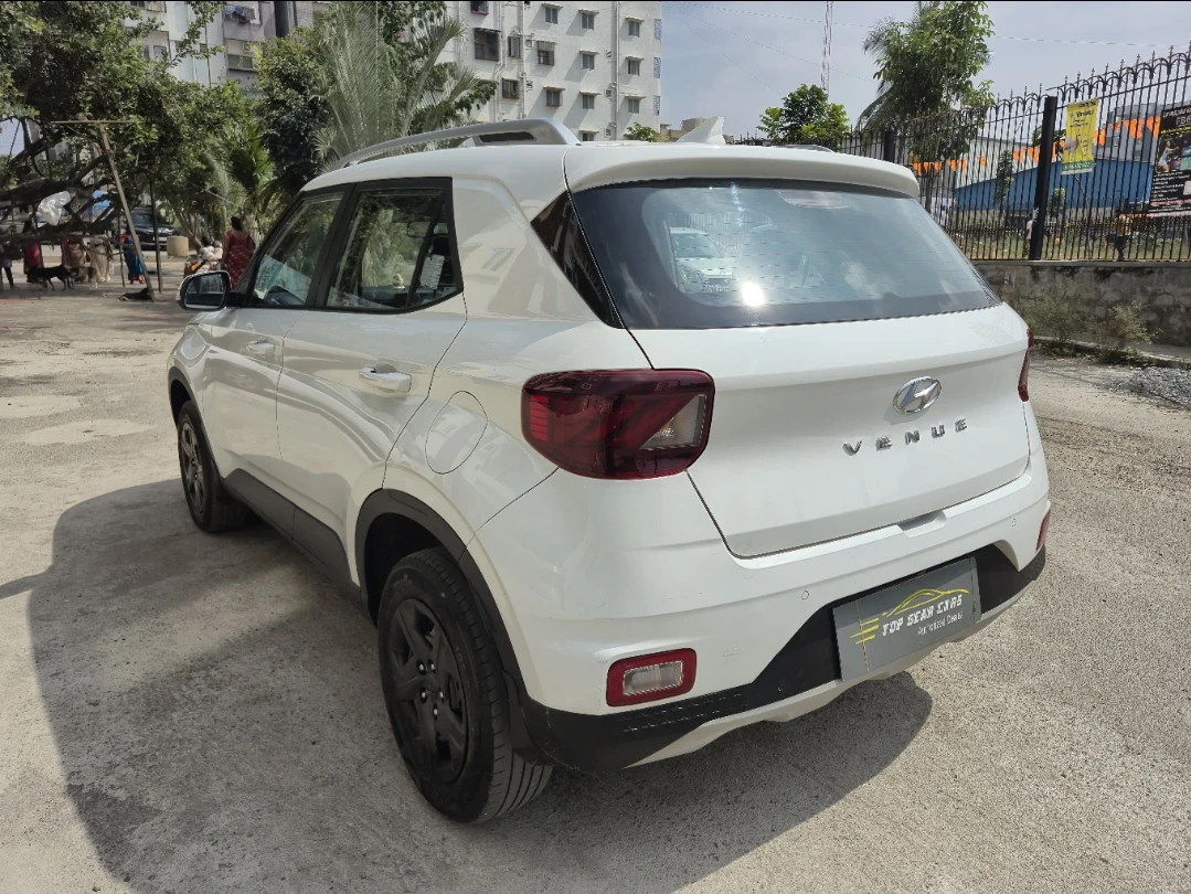 Used 2021 Hyundai Venue Used 2021 Hyundai Venue