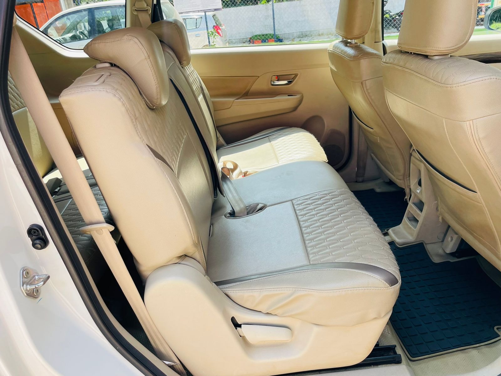 Ertiga image 10 Ertiga image 10