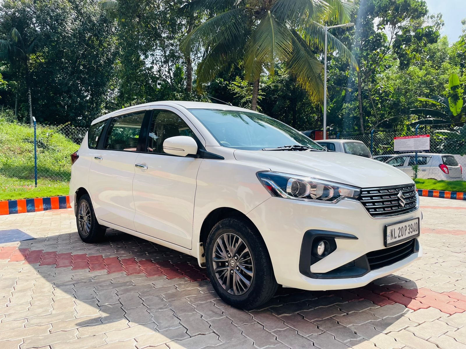 Ertiga image 2 Ertiga image 2