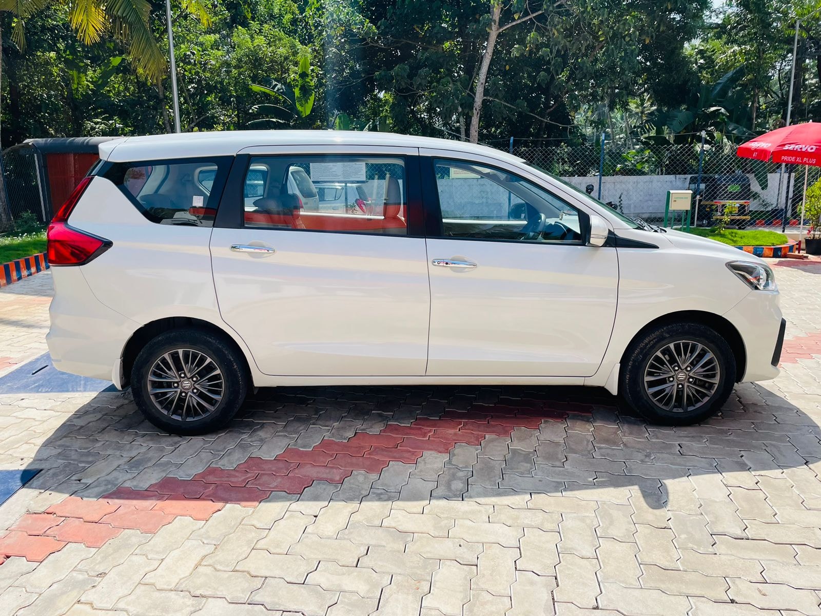 Ertiga image 8 Ertiga image 8