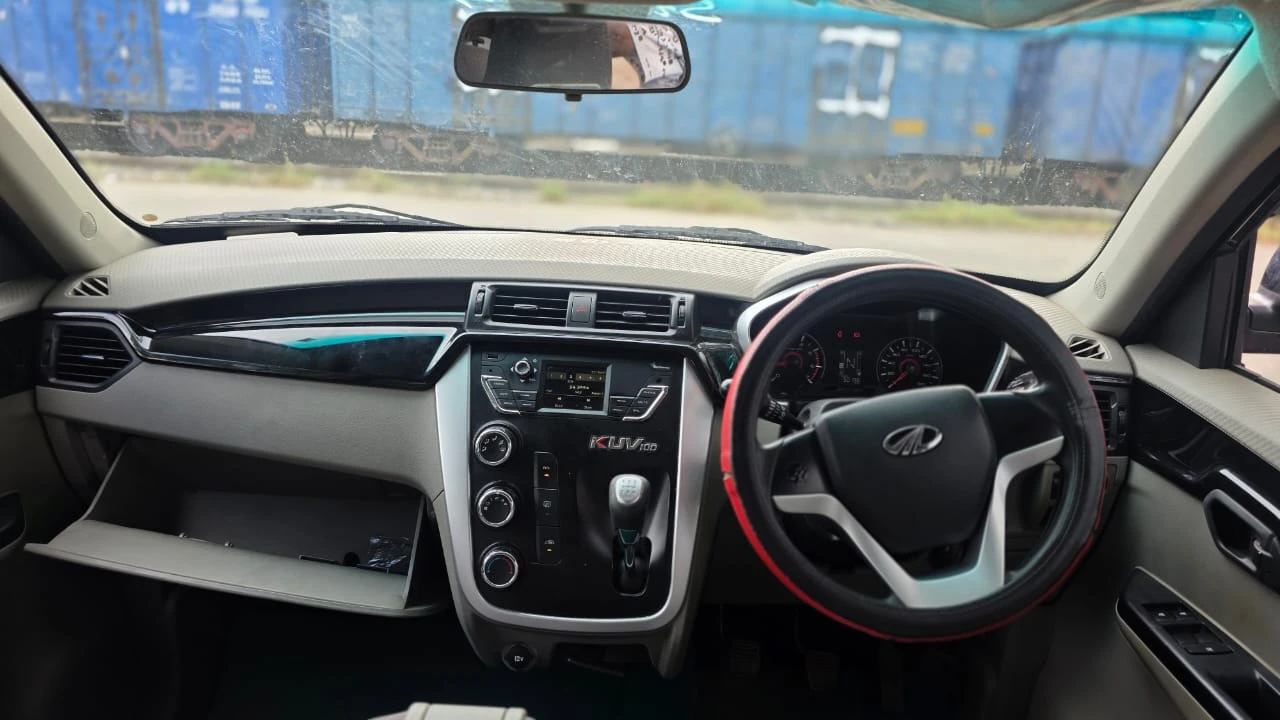 Used 2017 Mahindra KUV100 Used 2017 Mahindra KUV100