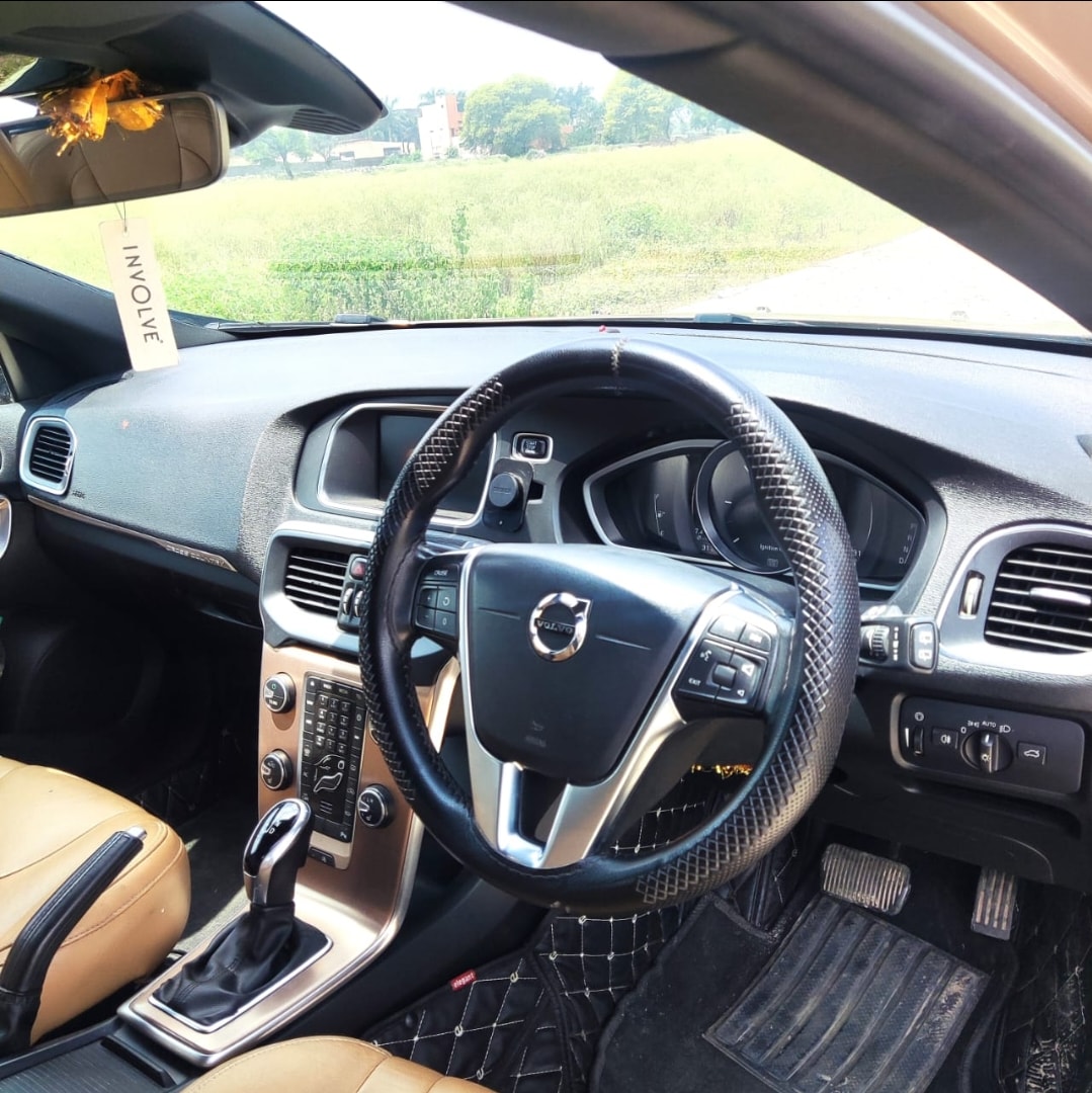 V40 Cross Country image 12 V40 Cross Country image 12