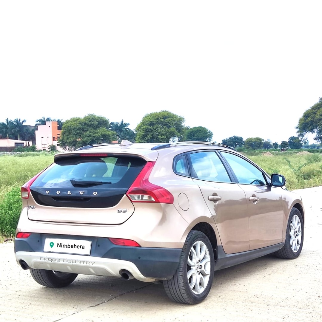 V40 Cross Country image 5 V40 Cross Country image 5