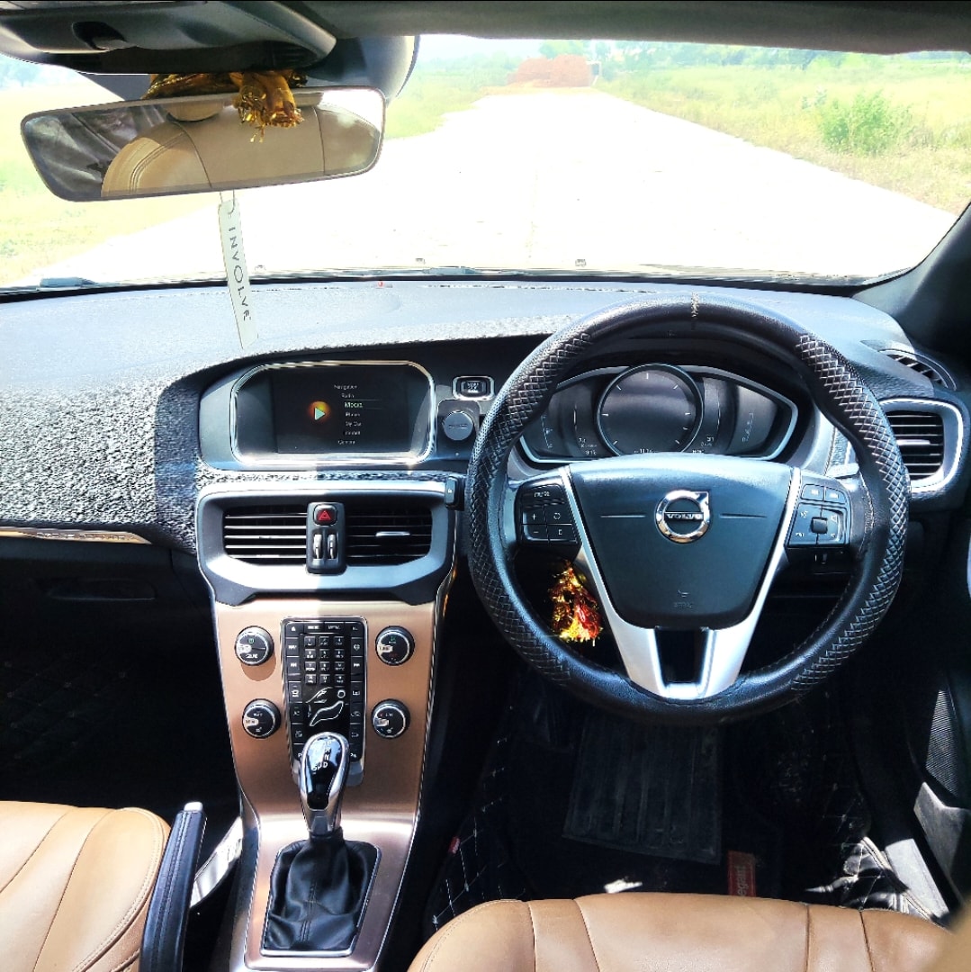 V40 Cross Country image 13 V40 Cross Country image 13