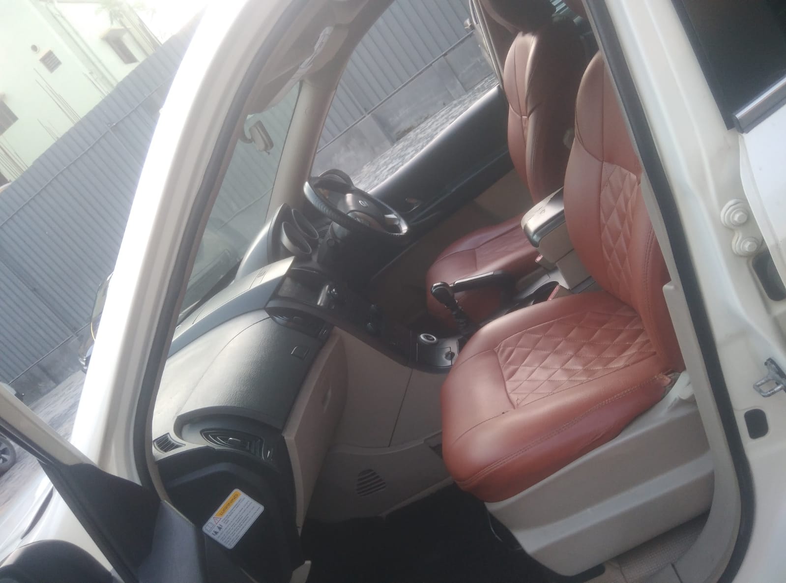 XUV500 image 11 XUV500 image 11