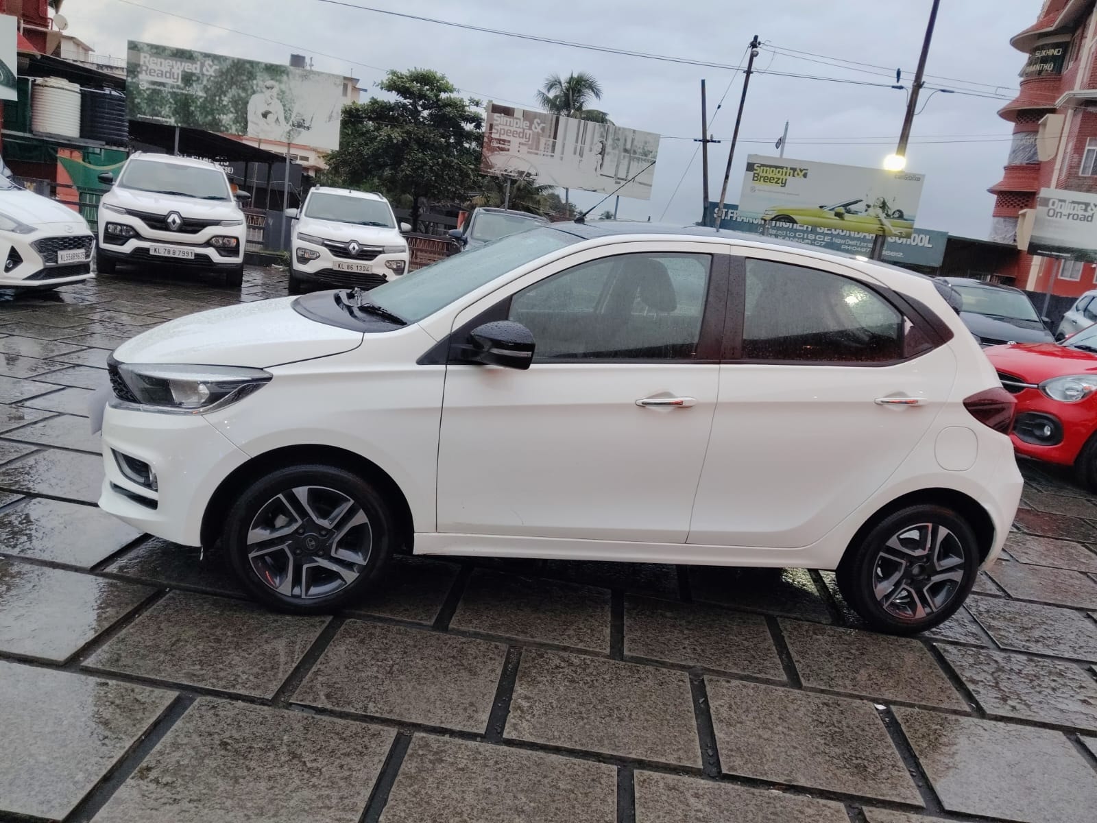 Used 2023 Tata Tiago Used 2023 Tata Tiago
