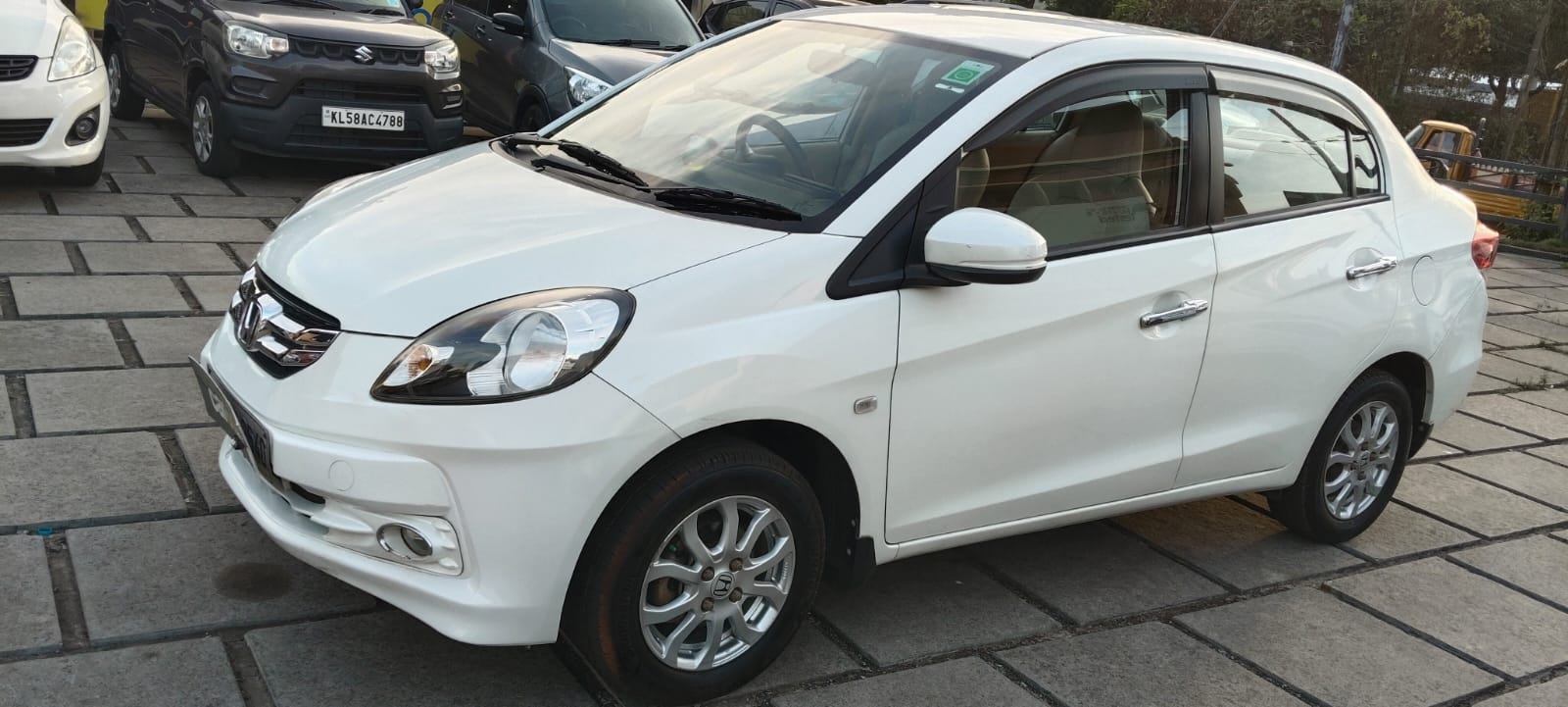 Used 2016 Honda Amaze Used 2016 Honda Amaze