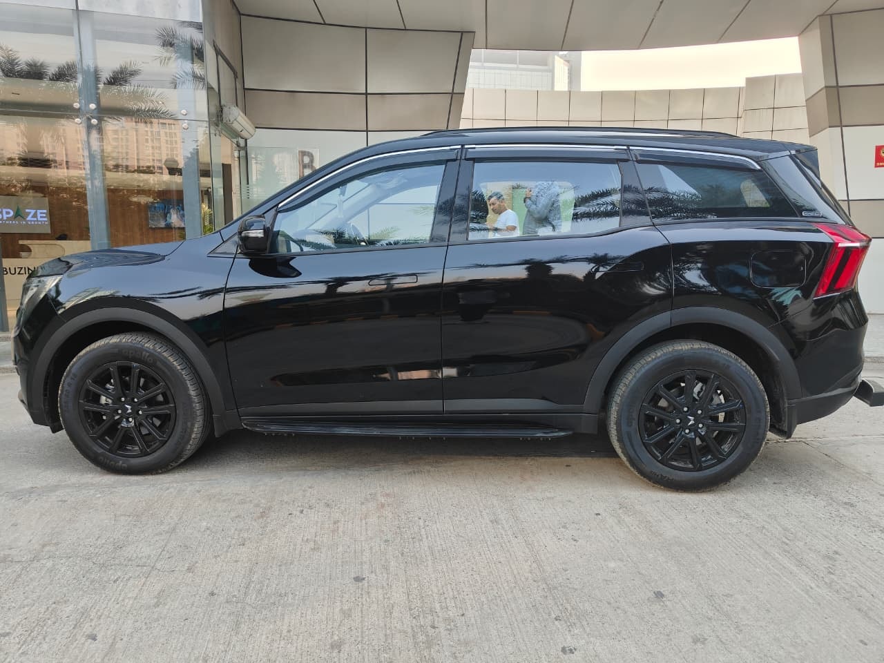 Used 2025 Mahindra XUV700 Used 2025 Mahindra XUV700