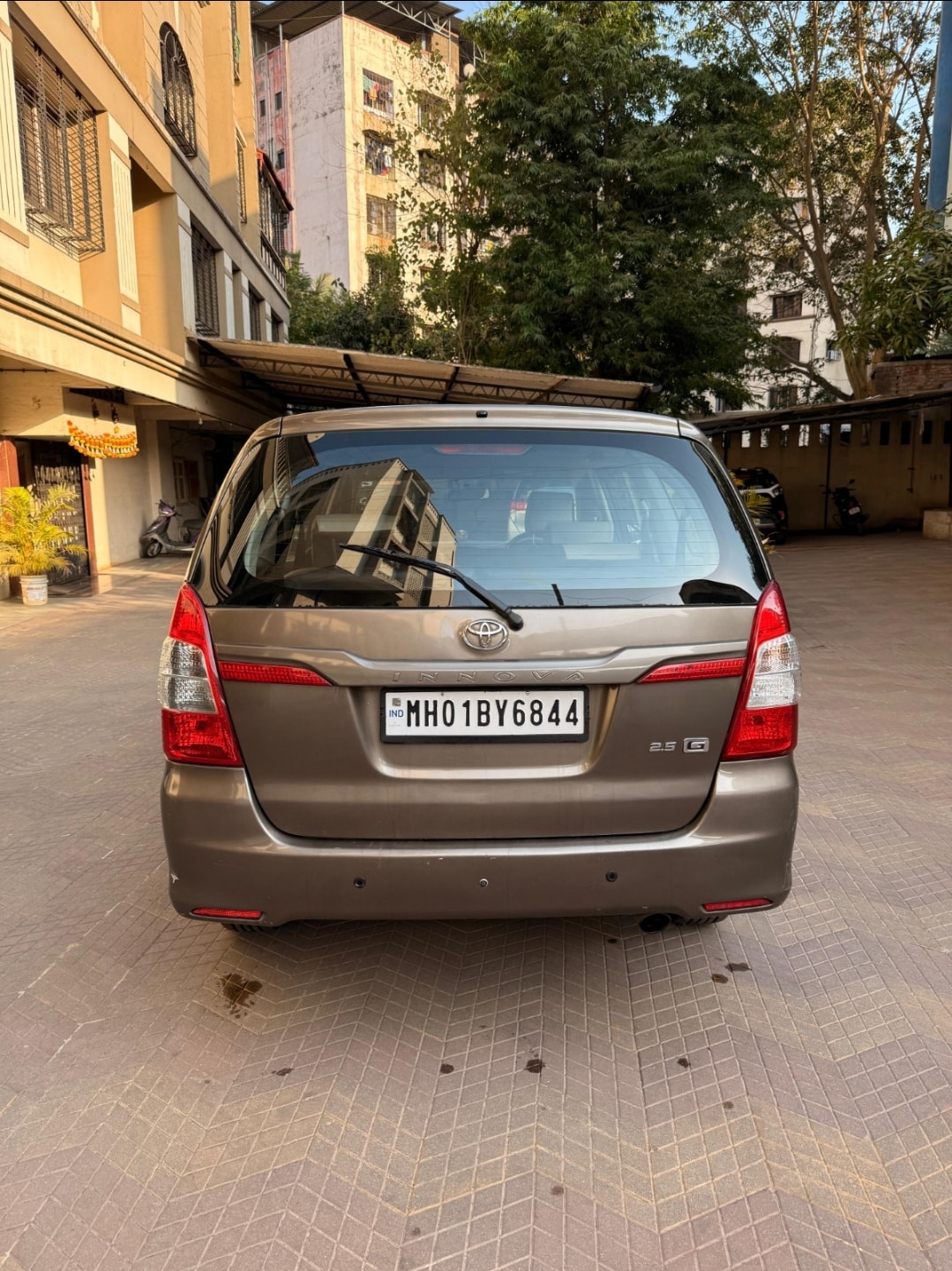 Innova image 8 Innova image 8