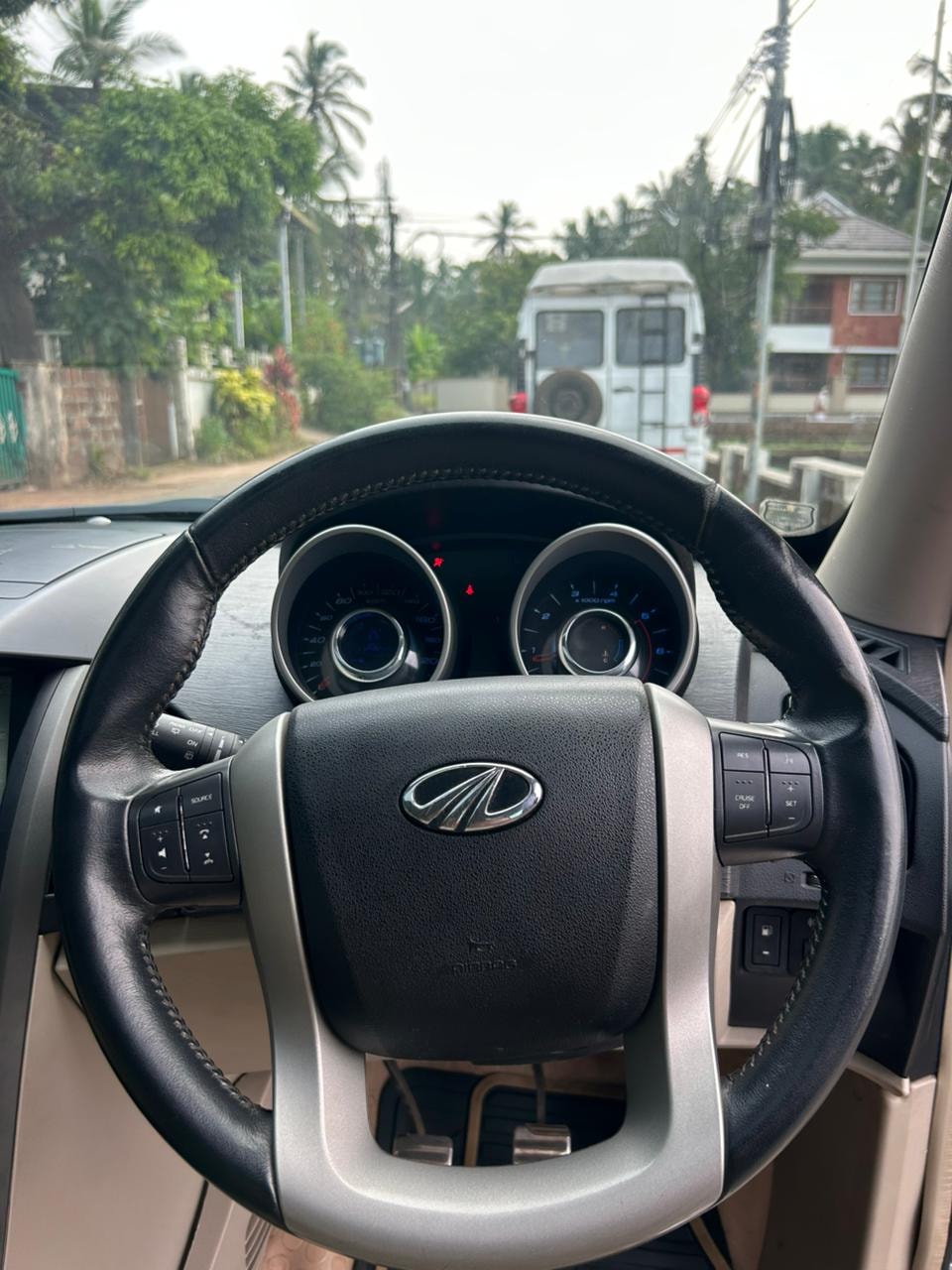 Used 2015 Mahindra XUV500 Used 2015 Mahindra XUV500