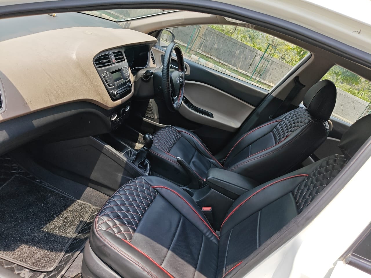 Elite i20 image 16 Elite i20 image 16