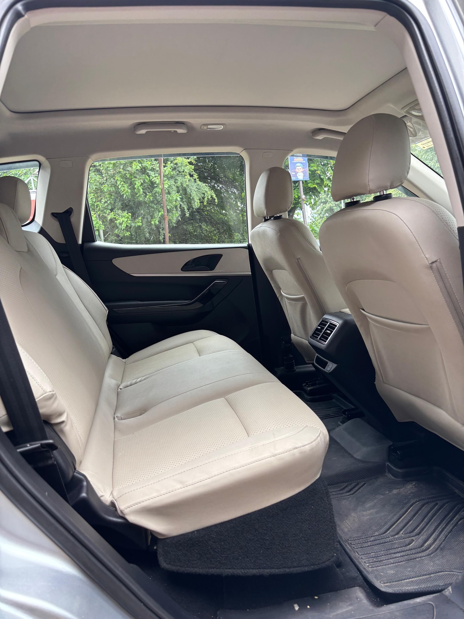 Used 2022 Mahindra XUV700 Used 2022 Mahindra XUV700